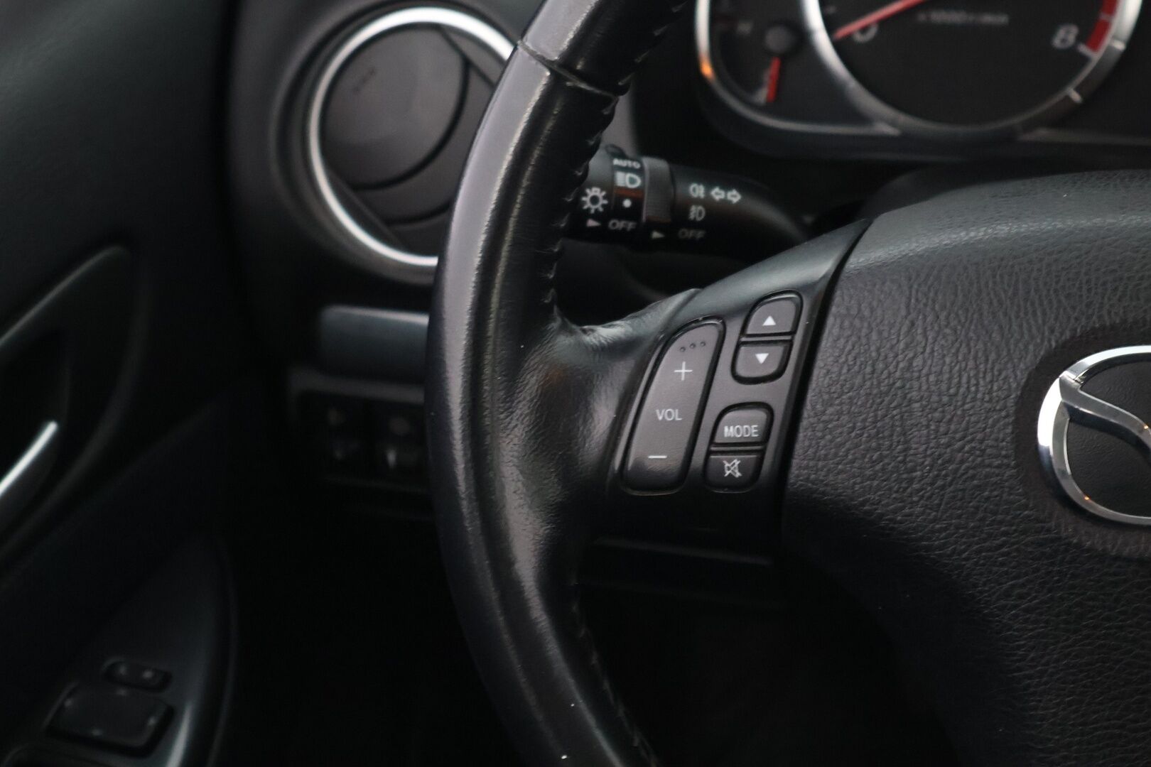 Mazda 6 2006 MYYDÄÄN HUUTOKAUPAT.COM!