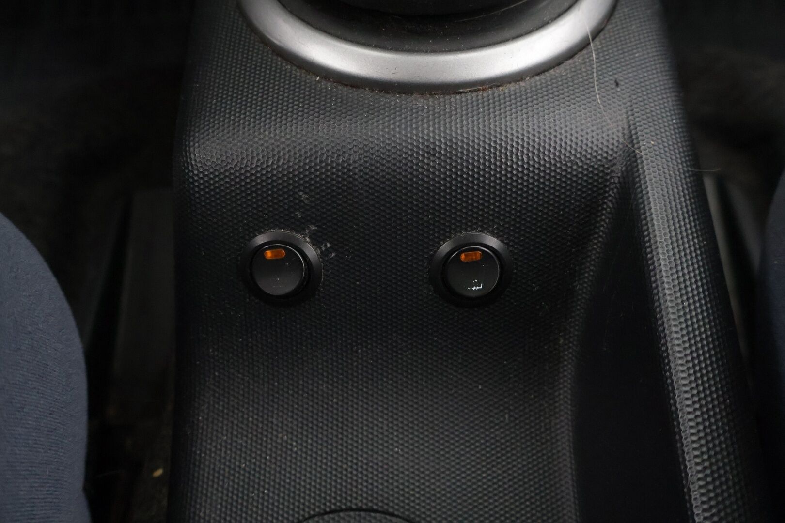 Honda Jazz 2004 1,4i LS * Tämä auto myydään YritysOutlet -valikoimasta vain yritykselle * - *Bluetooth / Jälkiasennettu 2-Din mankka / Suomiauto / Huoltokirja*