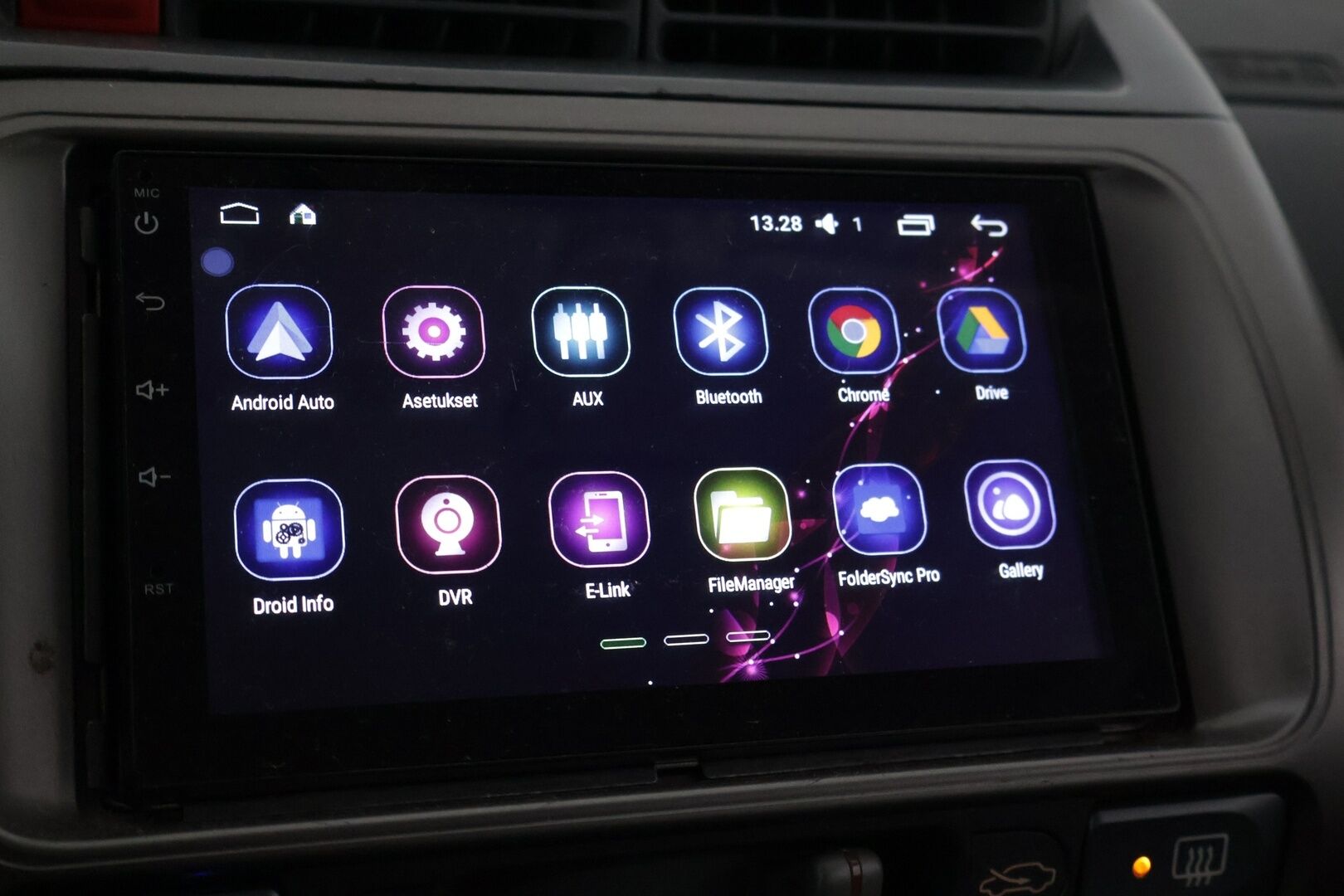 Honda Jazz 2004 1,4i LS * Tämä auto myydään YritysOutlet -valikoimasta vain yritykselle * - *Bluetooth / Jälkiasennettu 2-Din mankka / Suomiauto / Huoltokirja*