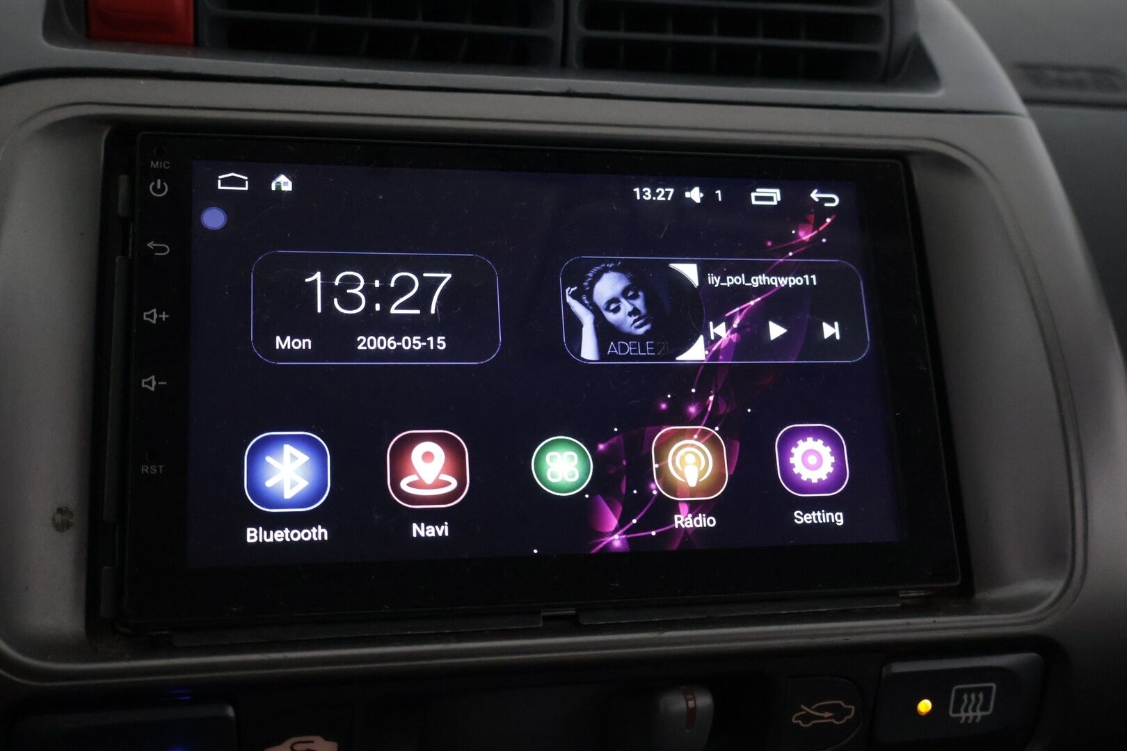 Honda Jazz 2004 1,4i LS * Tämä auto myydään YritysOutlet -valikoimasta vain yritykselle * - *Bluetooth / Jälkiasennettu 2-Din mankka / Suomiauto / Huoltokirja*