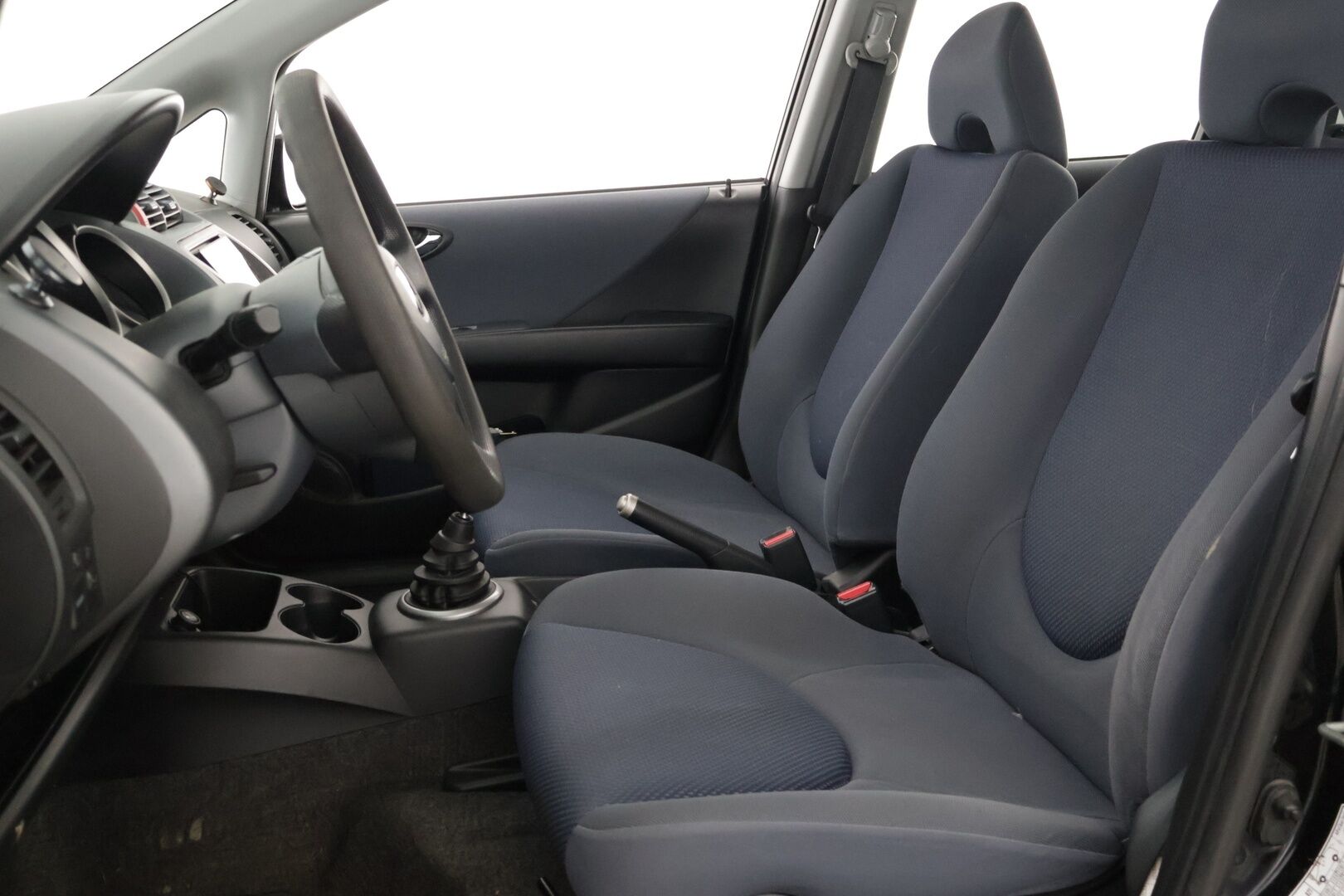 Honda Jazz 2004 1,4i LS * Tämä auto myydään YritysOutlet -valikoimasta vain yritykselle * - *Bluetooth / Jälkiasennettu 2-Din mankka / Suomiauto / Huoltokirja*