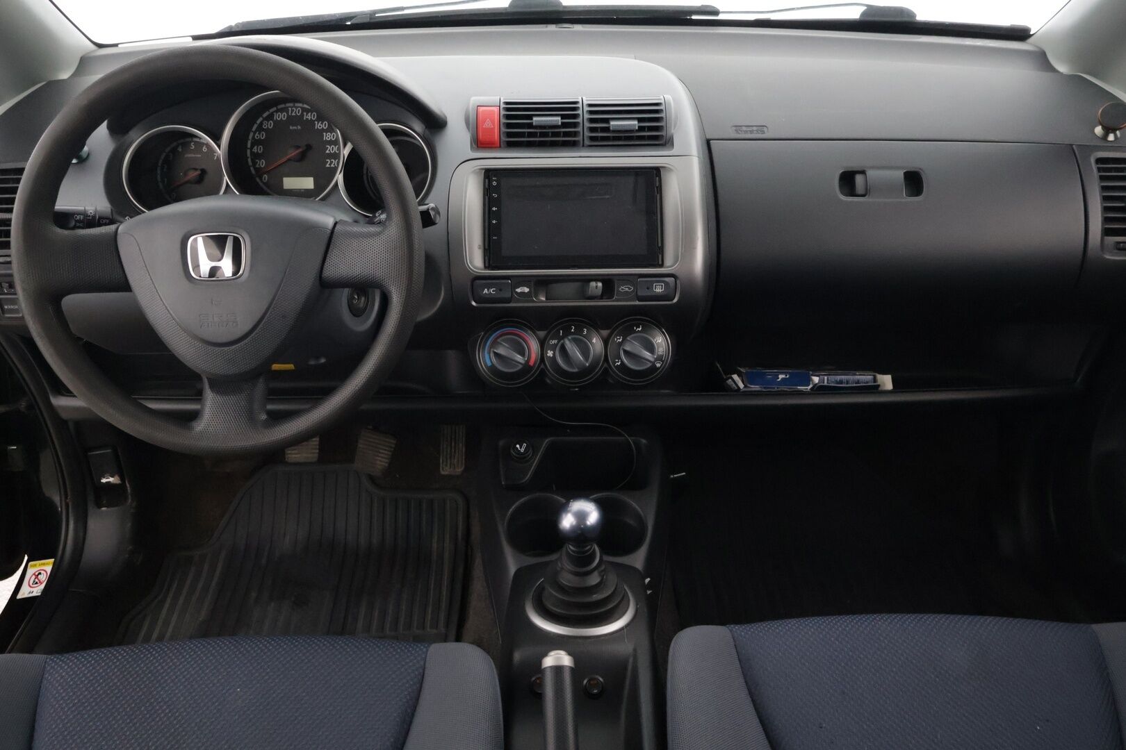 Honda Jazz 2004 1,4i LS * Tämä auto myydään YritysOutlet -valikoimasta vain yritykselle * - *Bluetooth / Jälkiasennettu 2-Din mankka / Suomiauto / Huoltokirja*