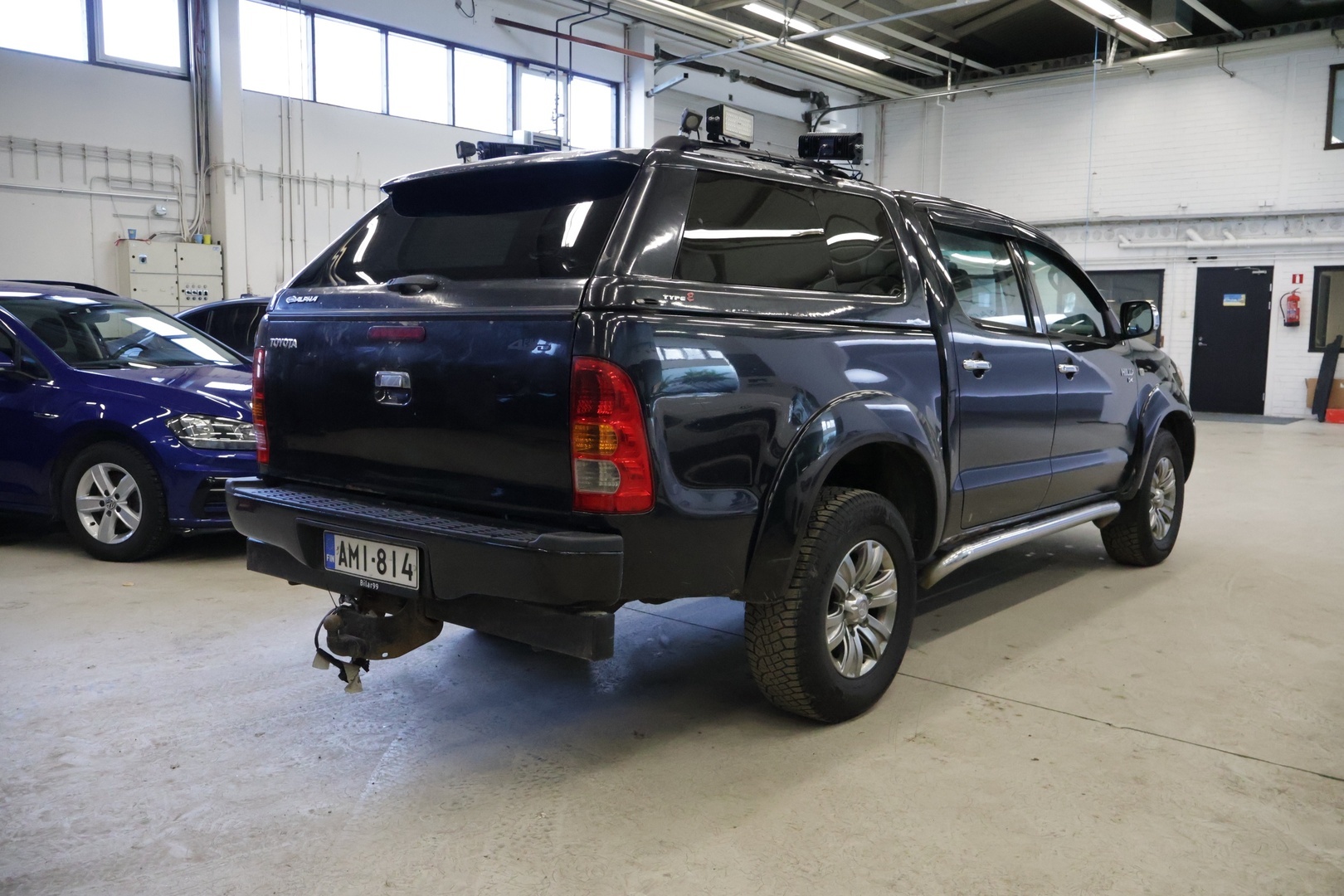 Toyota Hilux 2007 Double Cab 2,5 D-4D 120 4WD SR AC* Karjaraudat / Pakettiauto / Ilmastointi / Kahdet renkaat * - *  Vetokoukku / Penkinlämmittimet / LED-Lisävalot / Lavakate / Lohkolämmitin / Huoltokirja * 