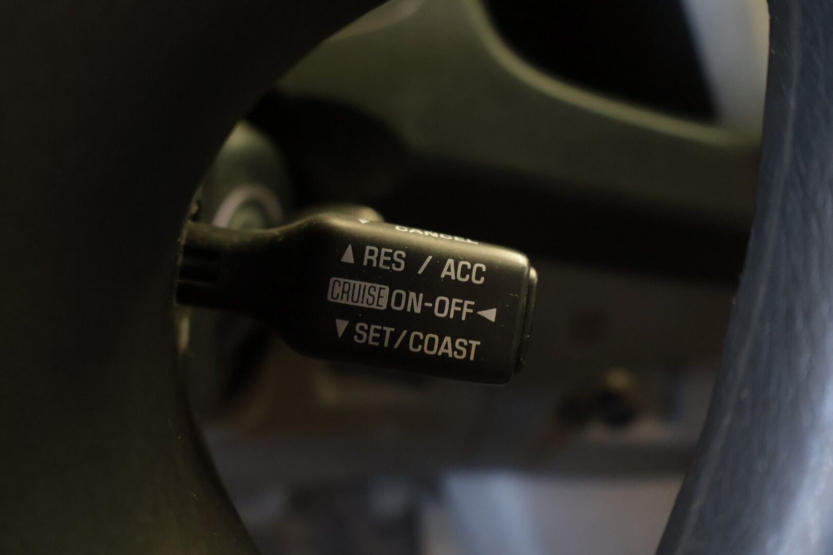 Toyota Hilux 2007 Double Cab 2,5 D-4D 120 4WD SR AC* Karjaraudat / Pakettiauto / Ilmastointi / Kahdet renkaat * - *  Vetokoukku / Penkinlämmittimet / LED-Lisävalot / Lavakate / Lohkolämmitin / Huoltokirja * 