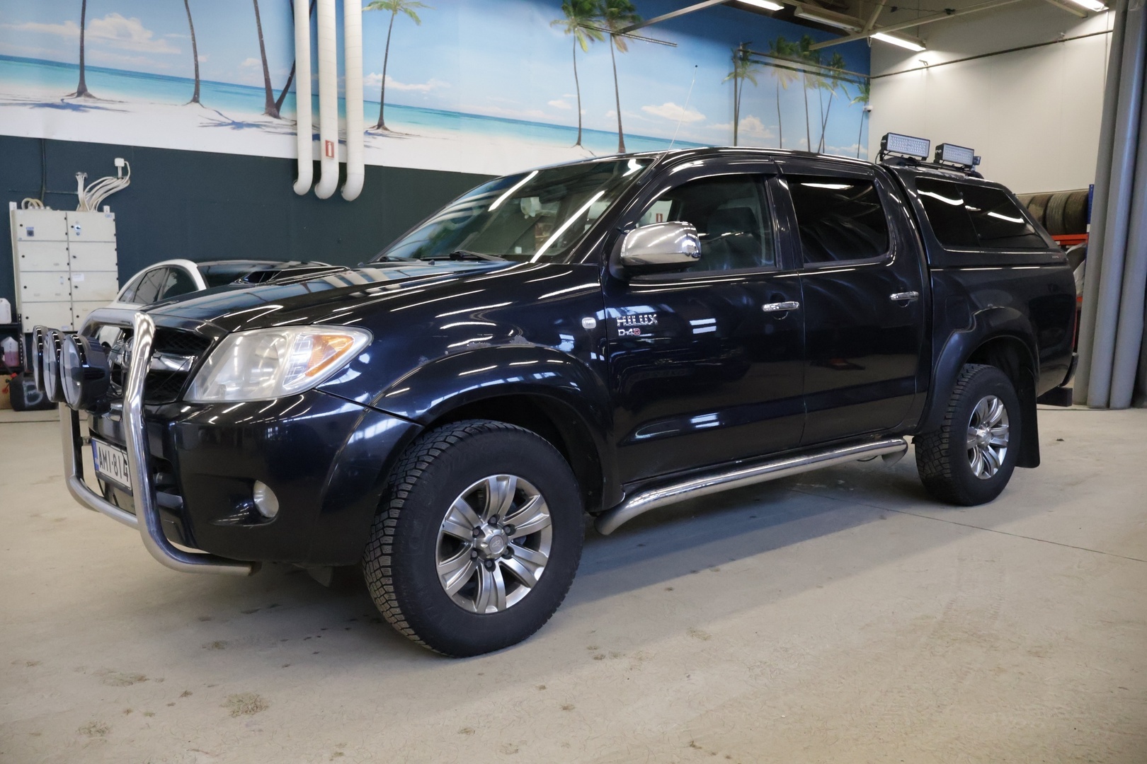 Toyota Hilux 2007 Double Cab 2,5 D-4D 120 4WD SR AC* Karjaraudat / Pakettiauto / Ilmastointi / Kahdet renkaat * - *  Vetokoukku / Penkinlämmittimet / LED-Lisävalot / Lavakate / Lohkolämmitin / Huoltokirja * 