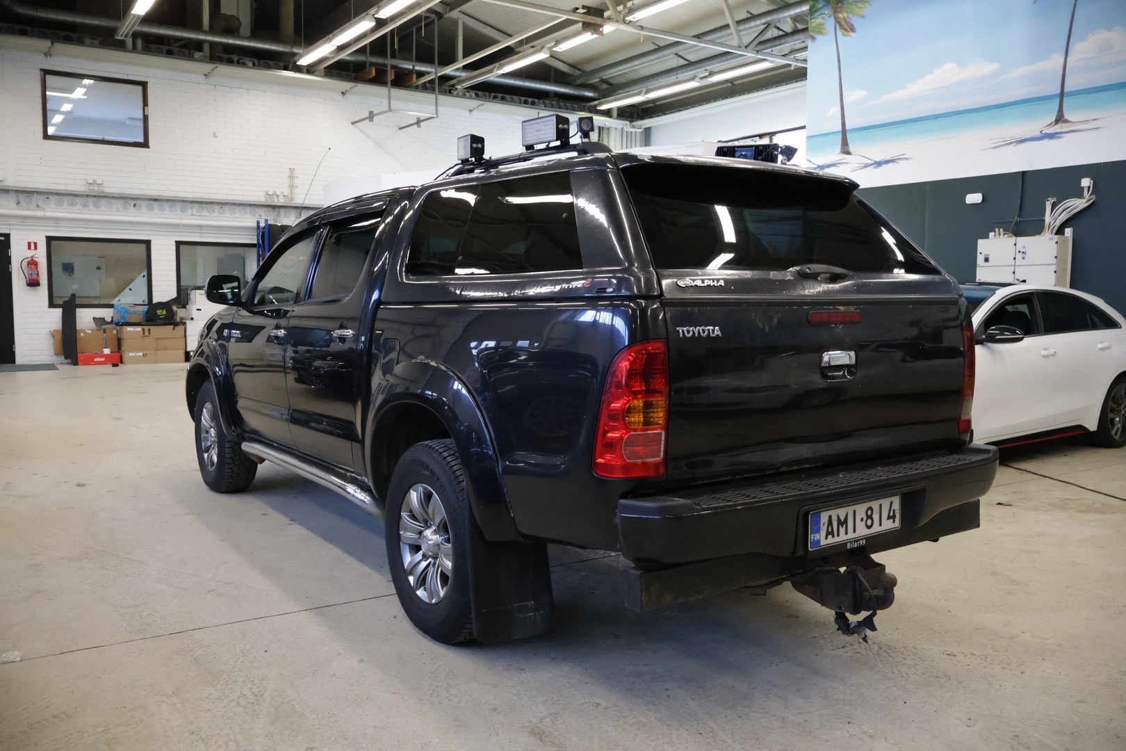 Toyota Hilux 2007 Double Cab 2,5 D-4D 120 4WD SR AC* Karjaraudat / Pakettiauto / Ilmastointi / Kahdet renkaat * - *  Vetokoukku / Penkinlämmittimet / LED-Lisävalot / Lavakate / Lohkolämmitin / Huoltokirja * 