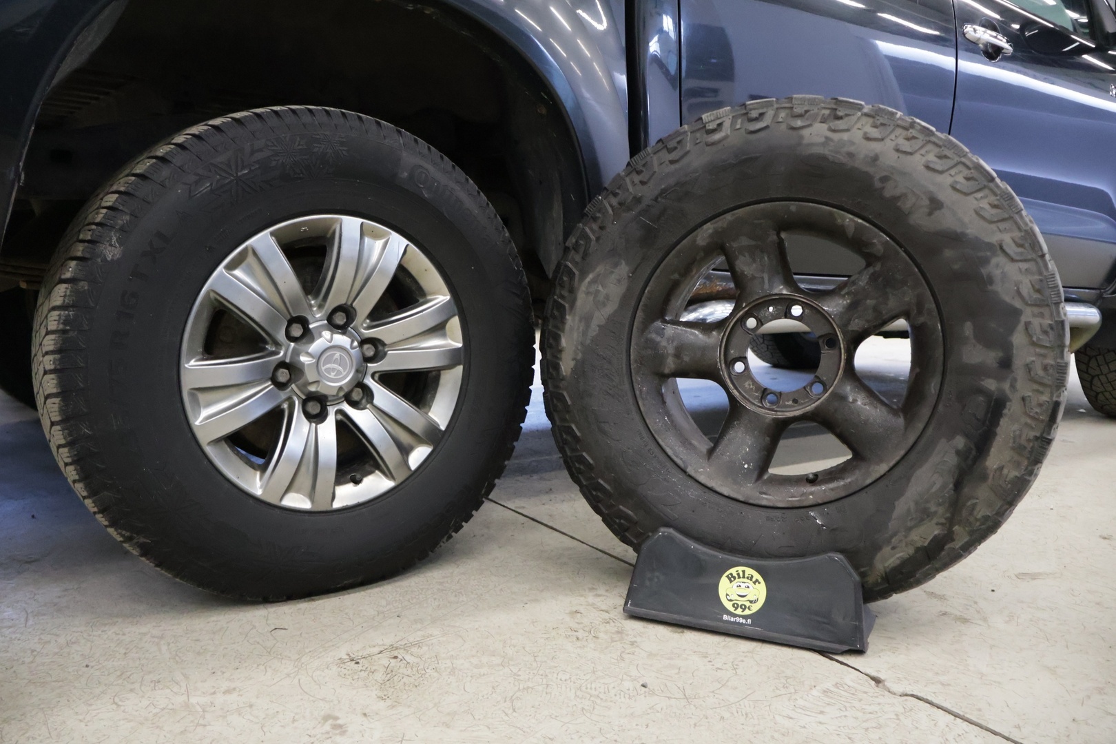 Toyota Hilux 2007 Double Cab 2,5 D-4D 120 4WD SR AC* Karjaraudat / Pakettiauto / Ilmastointi / Kahdet renkaat * - *  Vetokoukku / Penkinlämmittimet / LED-Lisävalot / Lavakate / Lohkolämmitin / Huoltokirja * 