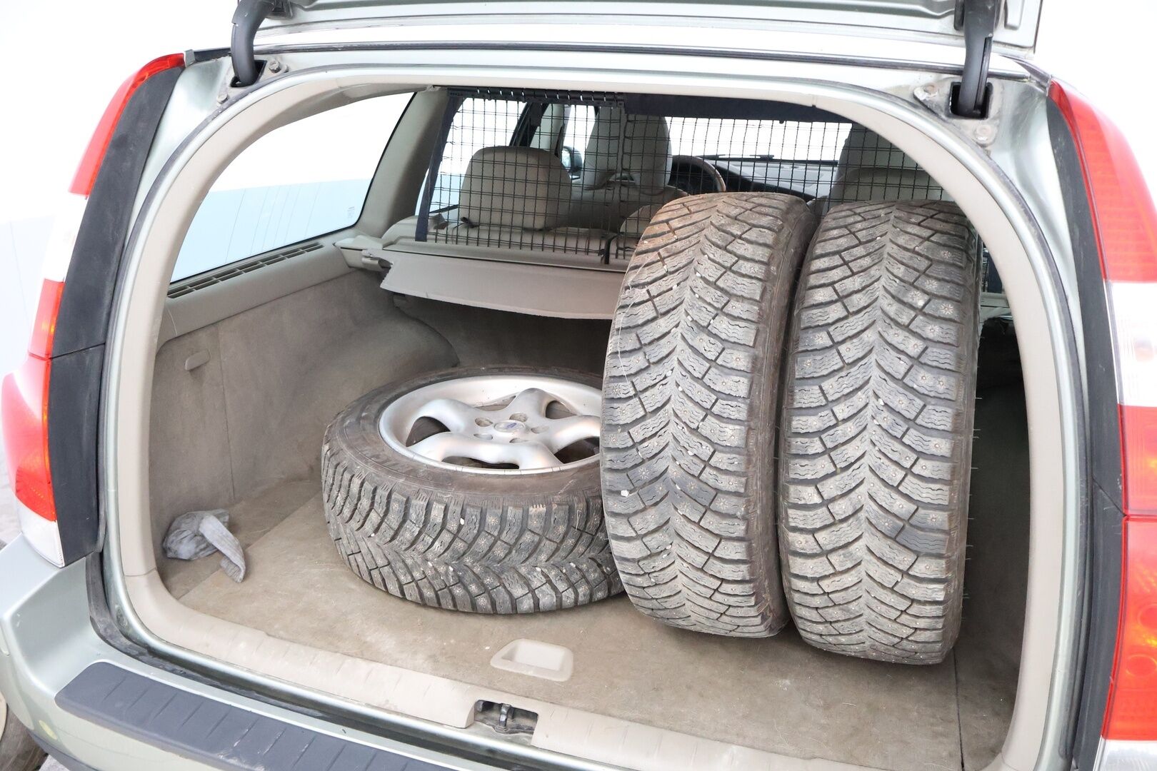 Volvo V70 2005 2,4 170 hv kinetic aut *MYYDÄÄN HUUTOKAUPAT.COM