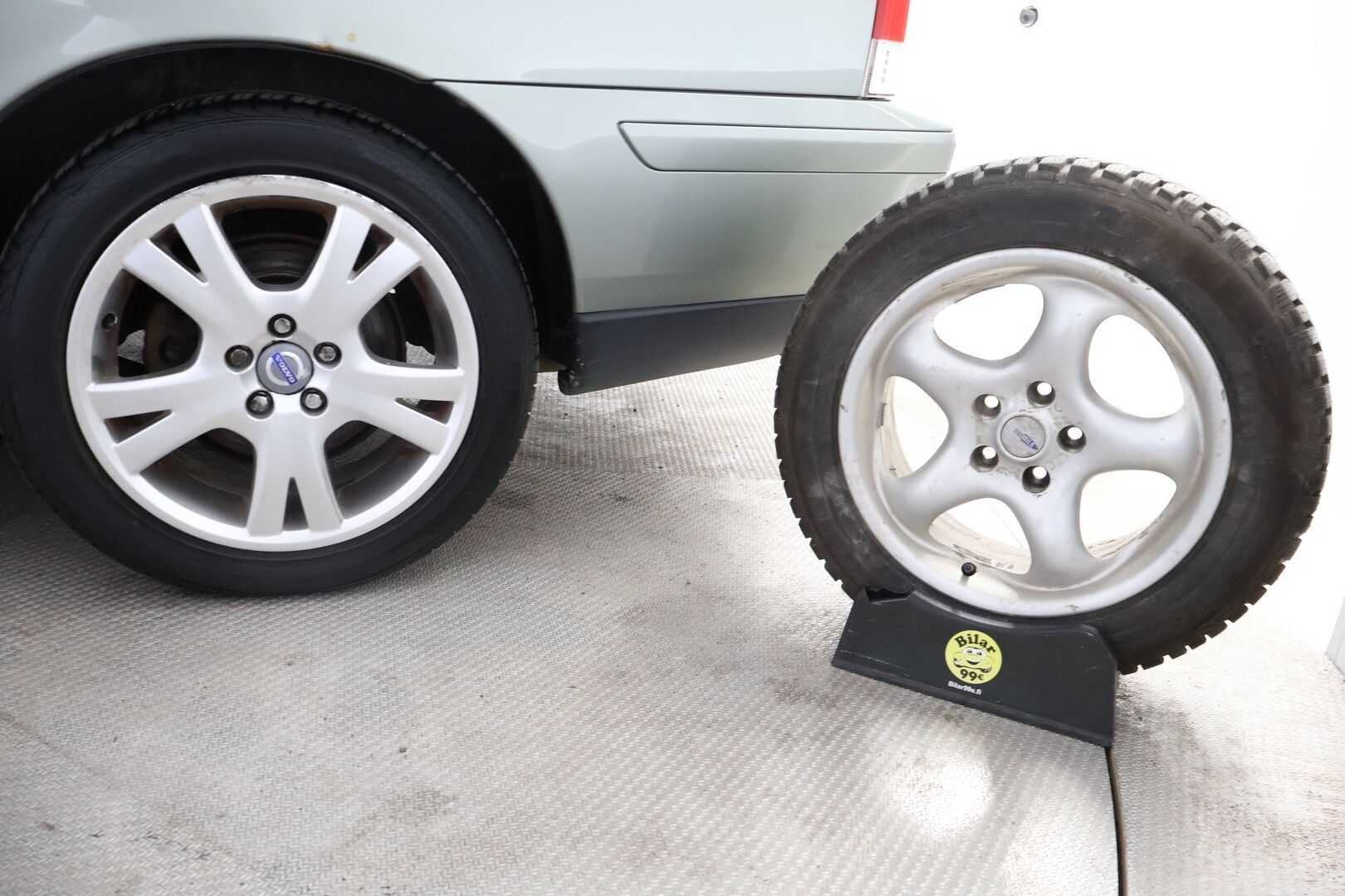 Volvo V70 2005 2,4 170 hv kinetic aut *MYYDÄÄN HUUTOKAUPAT.COM