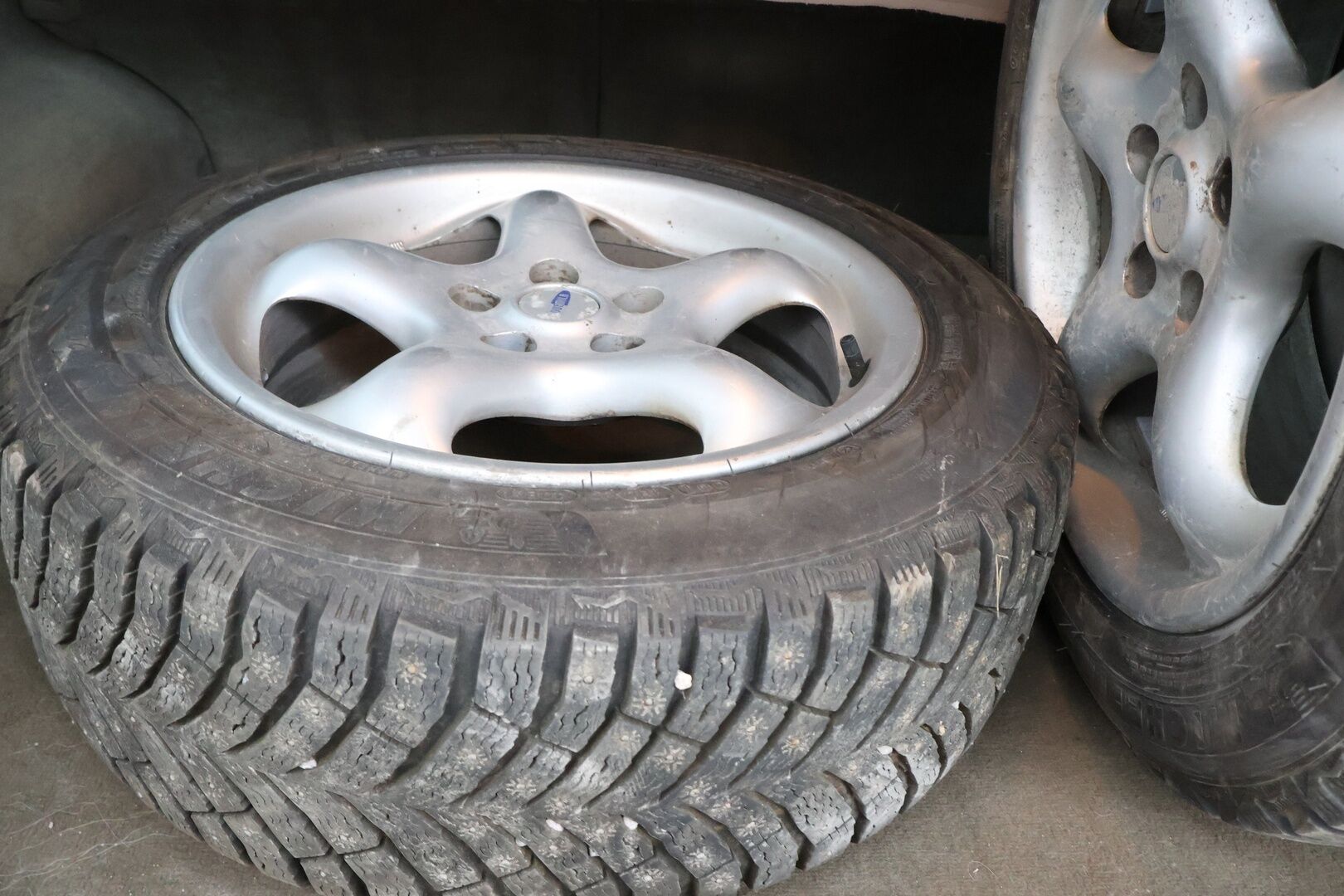 Volvo V70 2005 2,4 170 hv kinetic aut *MYYDÄÄN HUUTOKAUPAT.COM