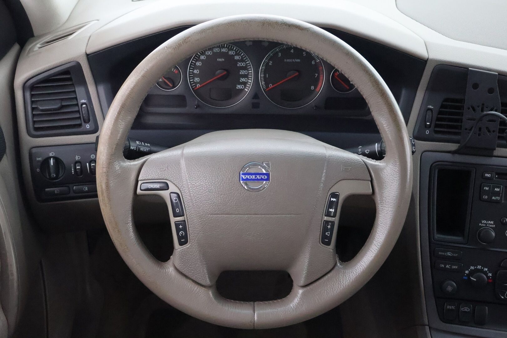 Volvo V70 2005 2,4 170 hv kinetic aut *MYYDÄÄN HUUTOKAUPAT.COM