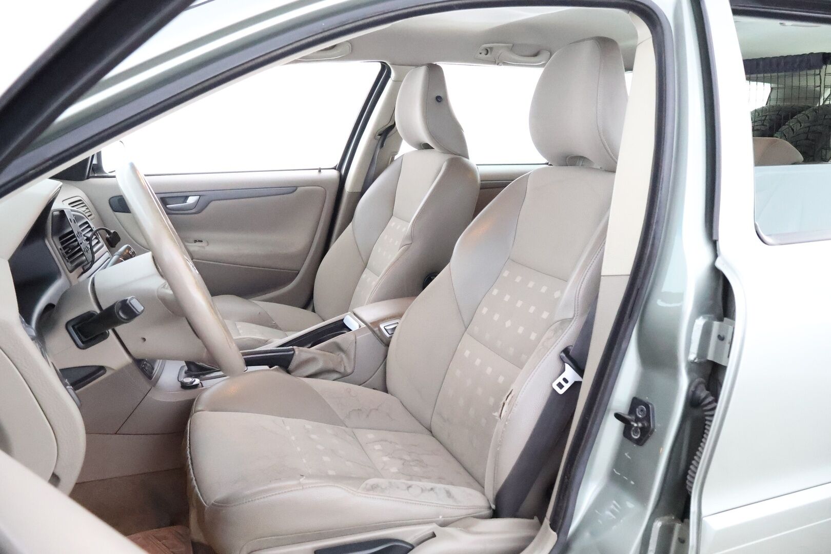 Volvo V70 2005 2,4 170 hv kinetic aut *MYYDÄÄN HUUTOKAUPAT.COM