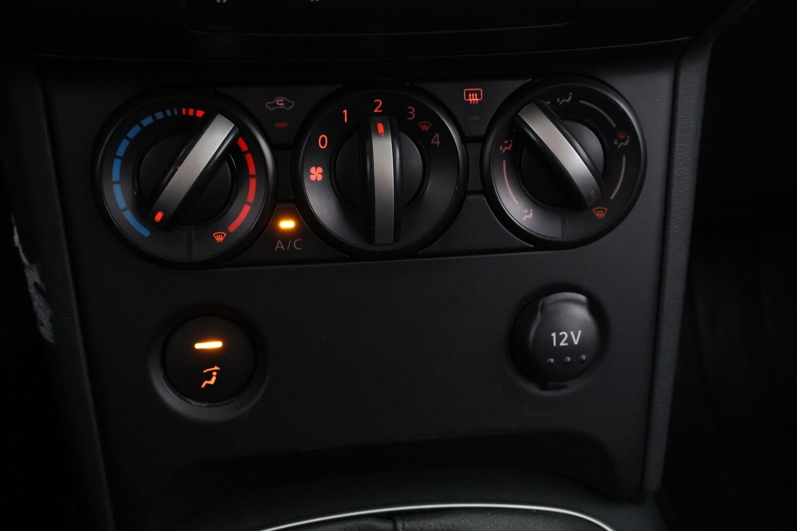 Nissan Qashqai 2009 1,5 dCi Visia 6MT 4x2 *Myydään huutokaupat.com / Koukku / Juuri katsastettu!*