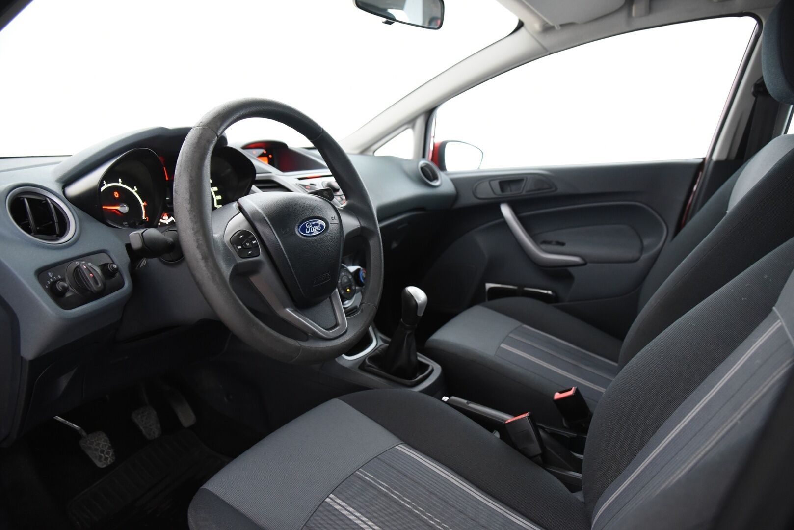 Ford Fiesta 2010 1,25 60 hv Trend M5 5-ovinen / YritysOutlet - Myydään vain yrityksille - Suomi auto / Hyvät huollot / Katsastettu 21.10.2025