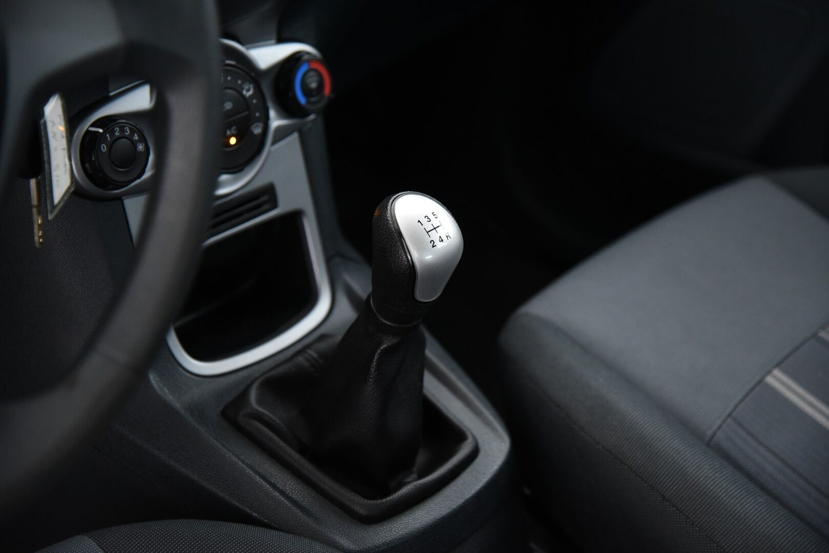 Ford Fiesta 2010 1,25 60 hv Trend M5 5-ovinen / YritysOutlet - Myydään vain yrityksille - Suomi auto / Hyvät huollot / Katsastettu 21.10.2025