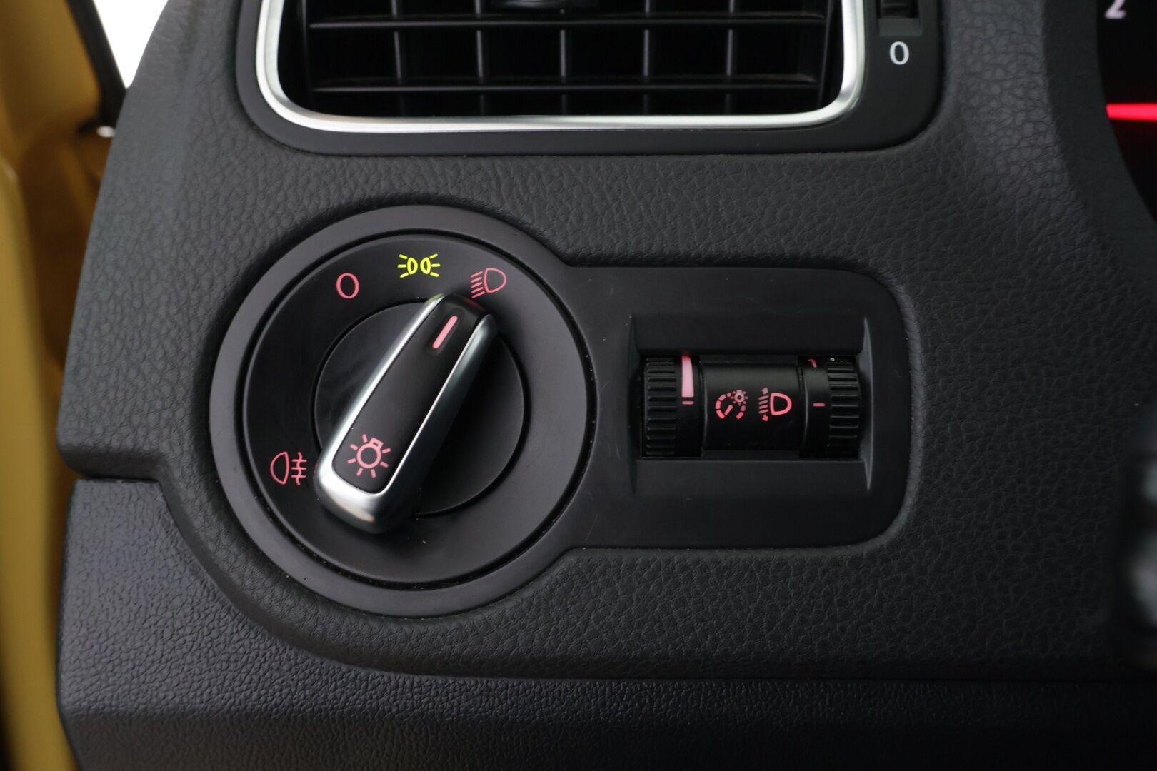 Volkswagen Polo 2010 Comfortline 1,6 TDI 66 kW (90 hv) DSG-automaatti 4-ovinen - YritysOutlet - Myydään vain yrityksille