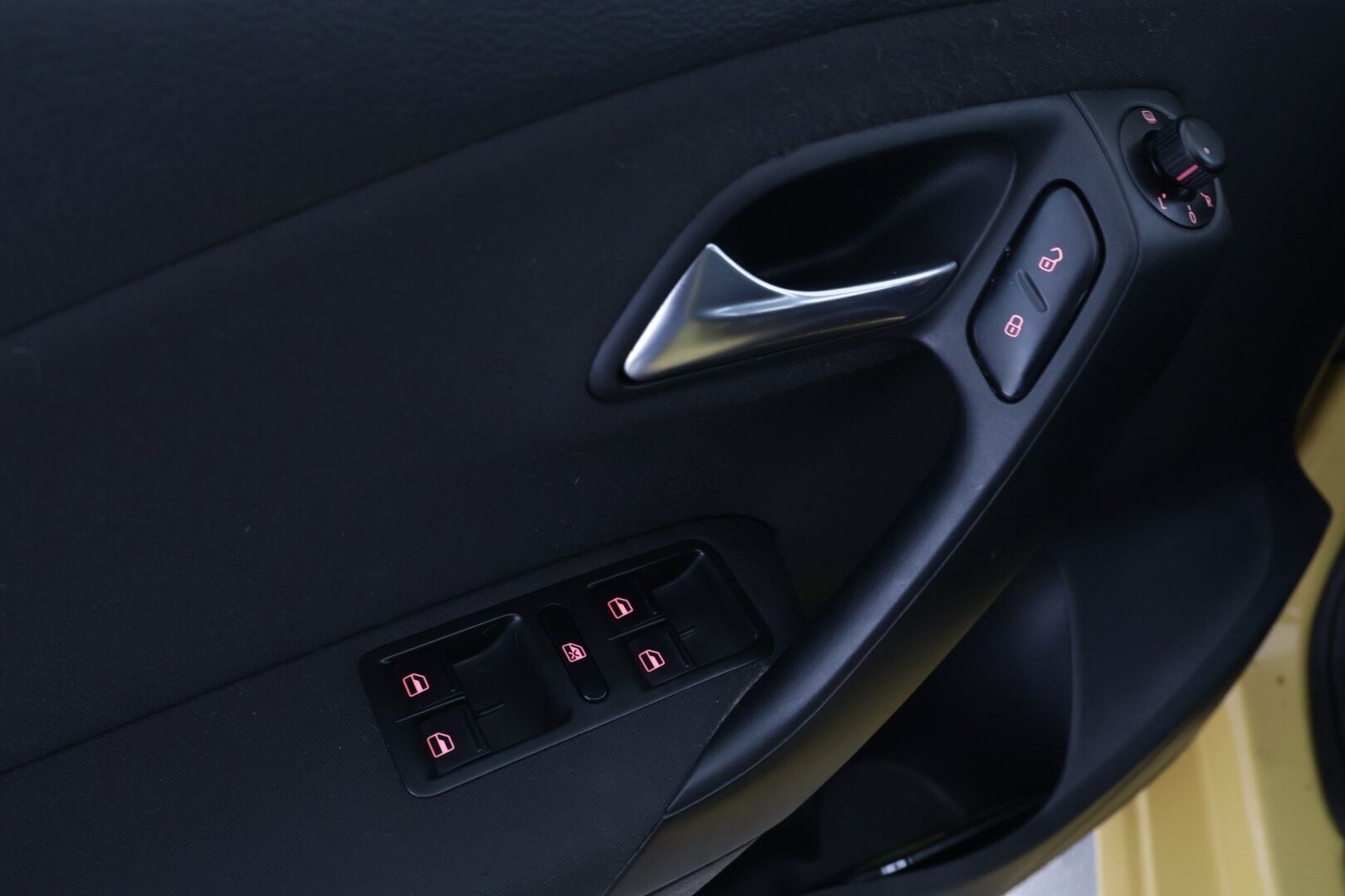 Volkswagen Polo 2010 Comfortline 1,6 TDI 66 kW (90 hv) DSG-automaatti 4-ovinen - YritysOutlet - Myydään vain yrityksille