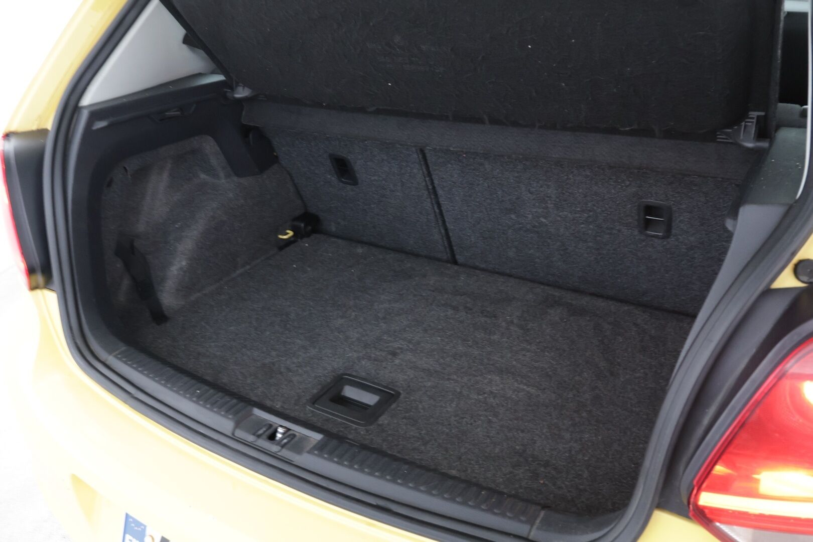 Volkswagen Polo 2010 Comfortline 1,6 TDI 66 kW (90 hv) DSG-automaatti 4-ovinen - YritysOutlet - Myydään vain yrityksille