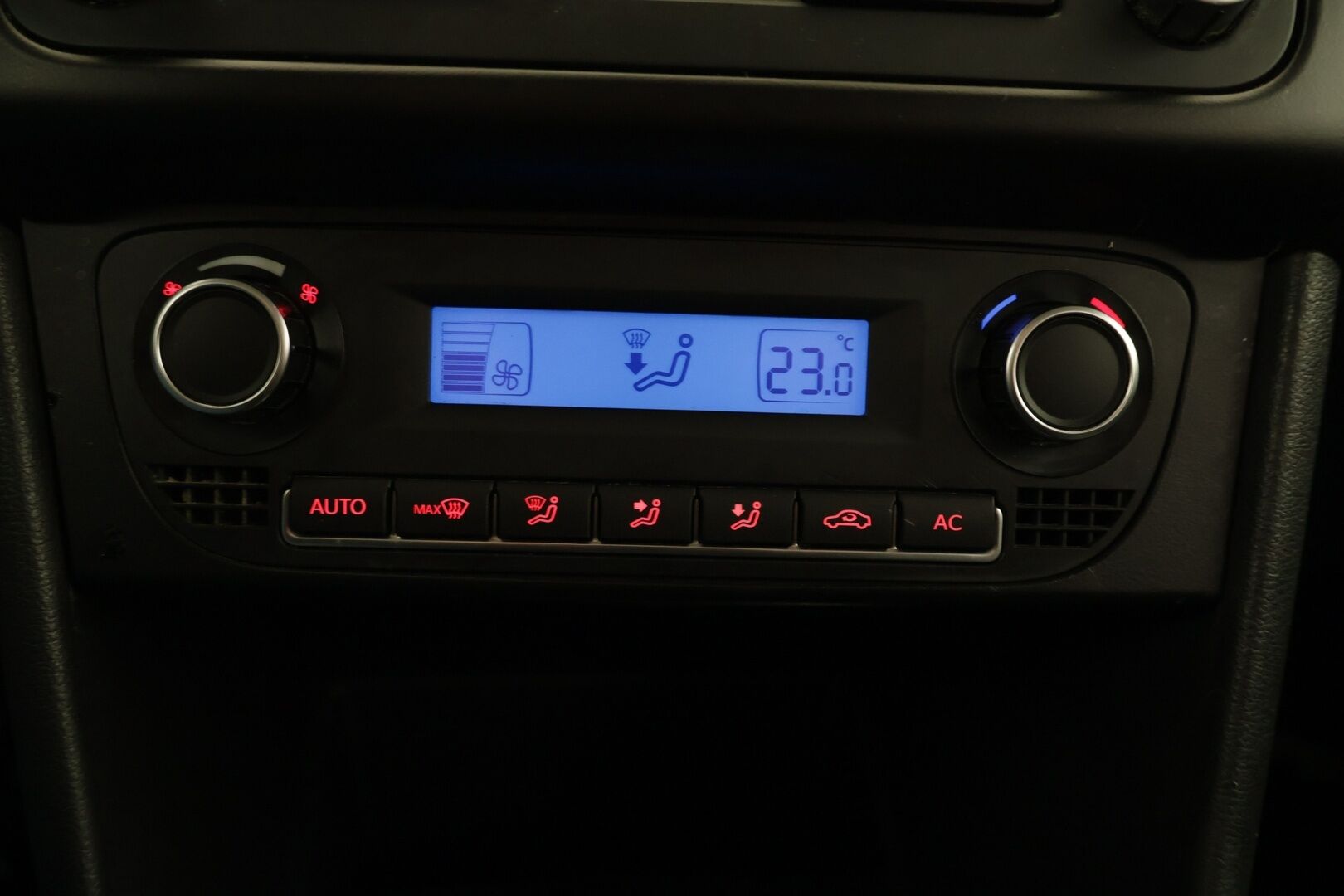 Volkswagen Polo 2010 Comfortline 1,6 TDI 66 kW (90 hv) DSG-automaatti 4-ovinen - YritysOutlet - Myydään vain yrityksille