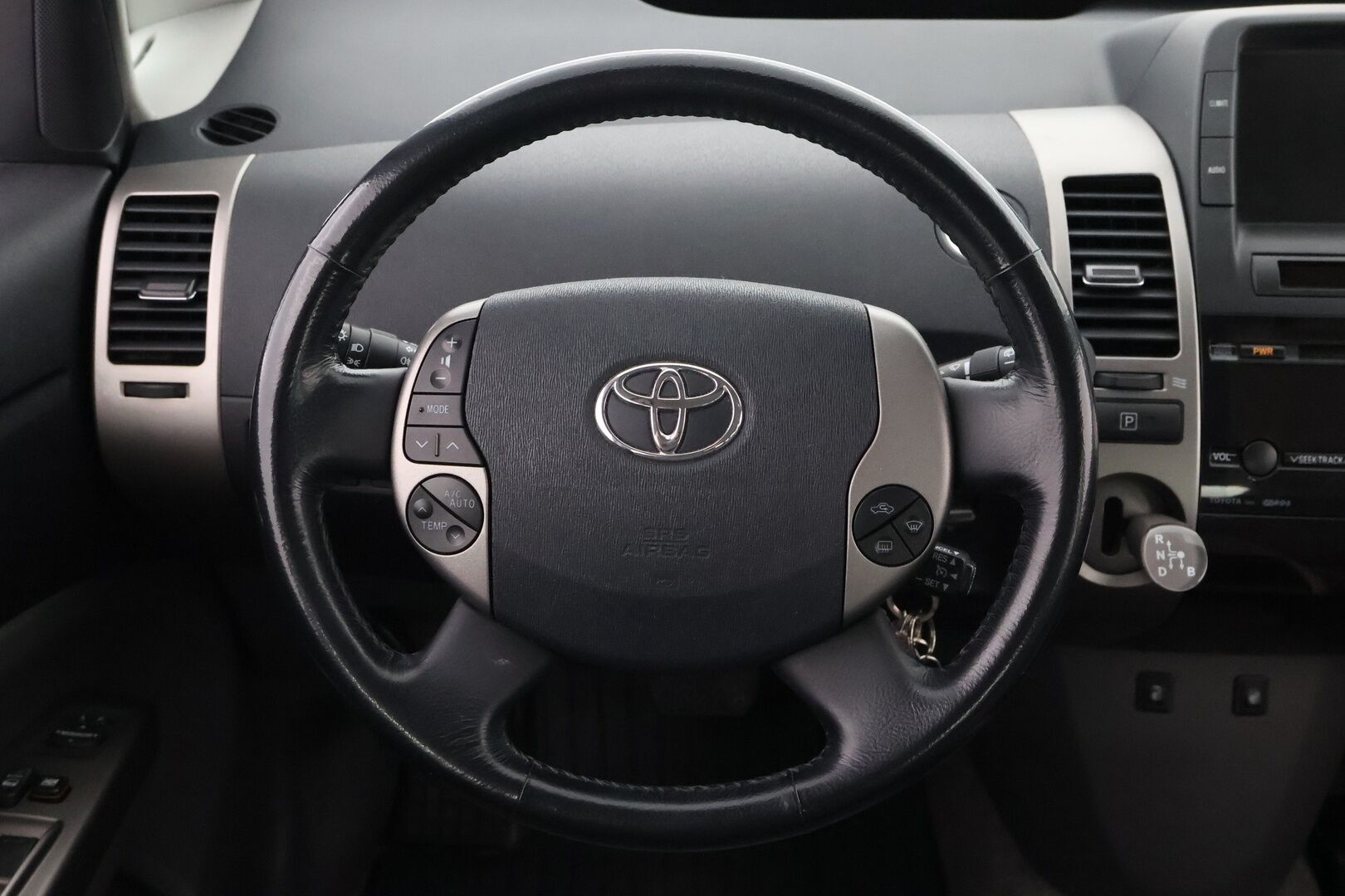 Toyota Prius 2009 HSD 5ov - Merkkihuollettu Suomiauto / Vakkari / Lohko & Sisäpistoke / Peruutustutka / 2x Todella hyvät renkaat!
