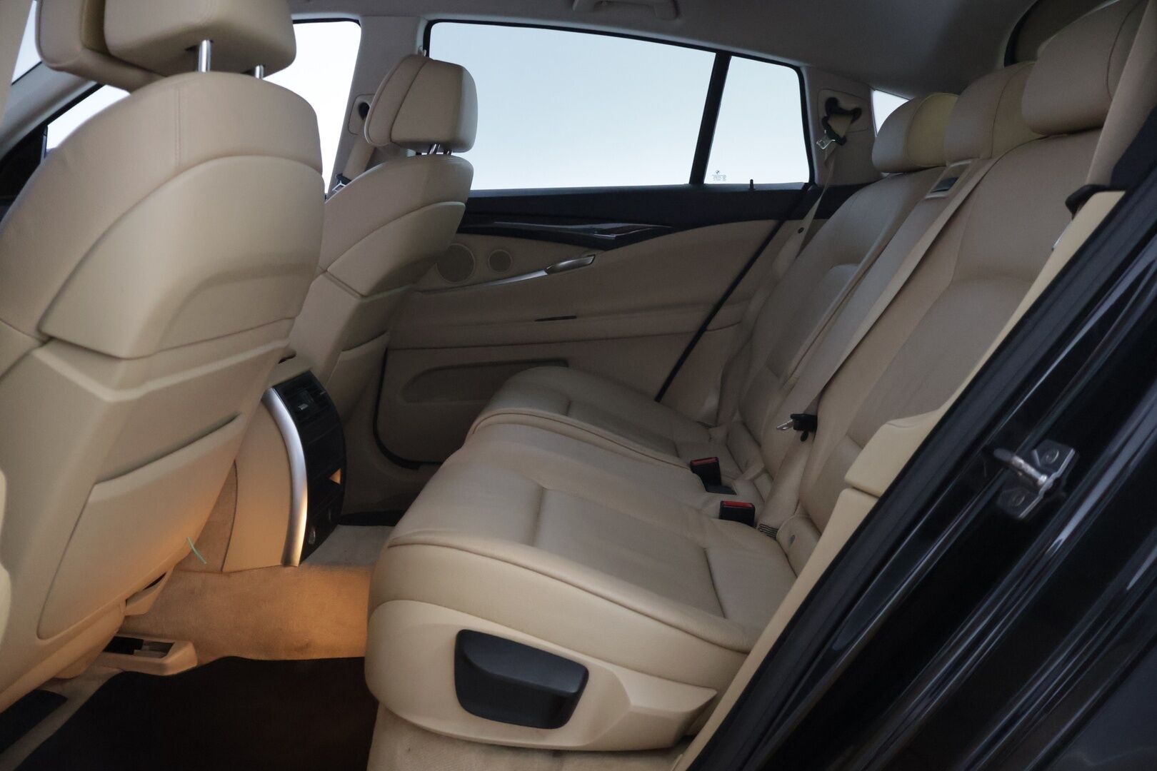 BMW 530 Gran Turismo 2011 F07 3.0 - | Suomi-auto | Hifit | Prof.Navi | Comfort-istuimet | Adapt. alusta | Vetokoukku | Tutkat | Imuovet | Nelipyöräohjaus | Lohkolämmitin | Ratinlämmitin | Sähkökontti | 