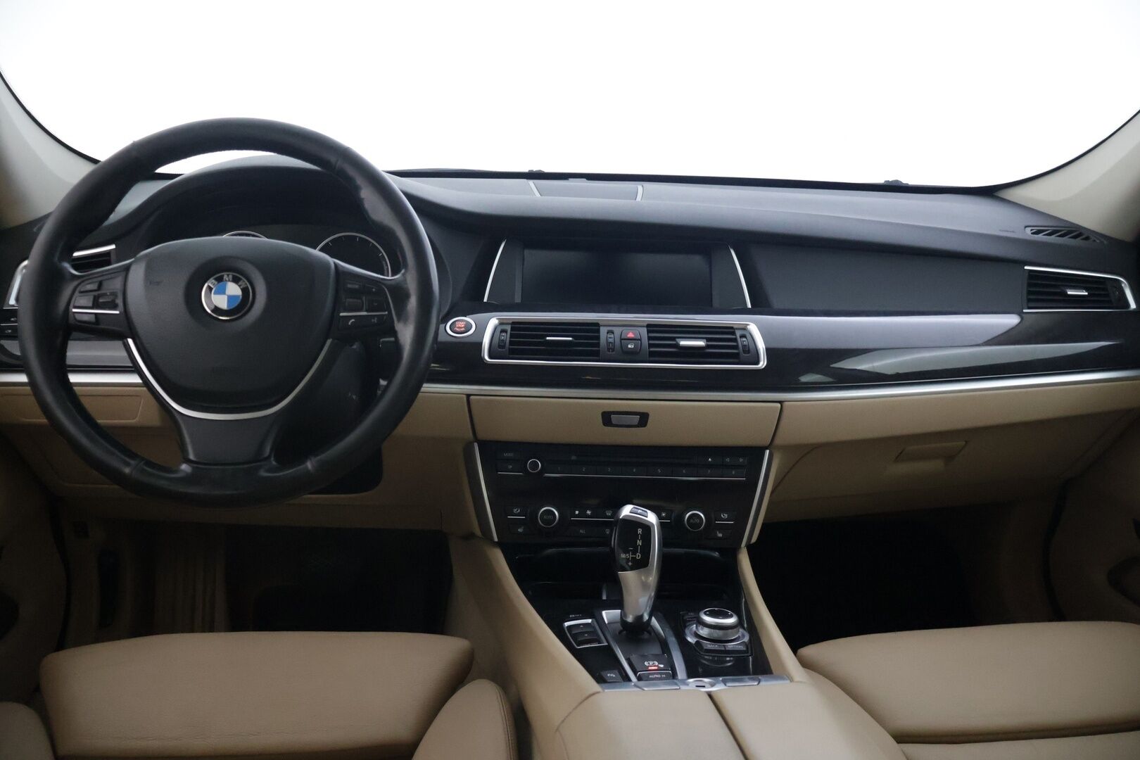 BMW 530 Gran Turismo 2011 F07 3.0 - | Suomi-auto | Hifit | Prof.Navi | Comfort-istuimet | Adapt. alusta | Vetokoukku | Tutkat | Imuovet | Nelipyöräohjaus | Lohkolämmitin | Ratinlämmitin | Sähkökontti | 