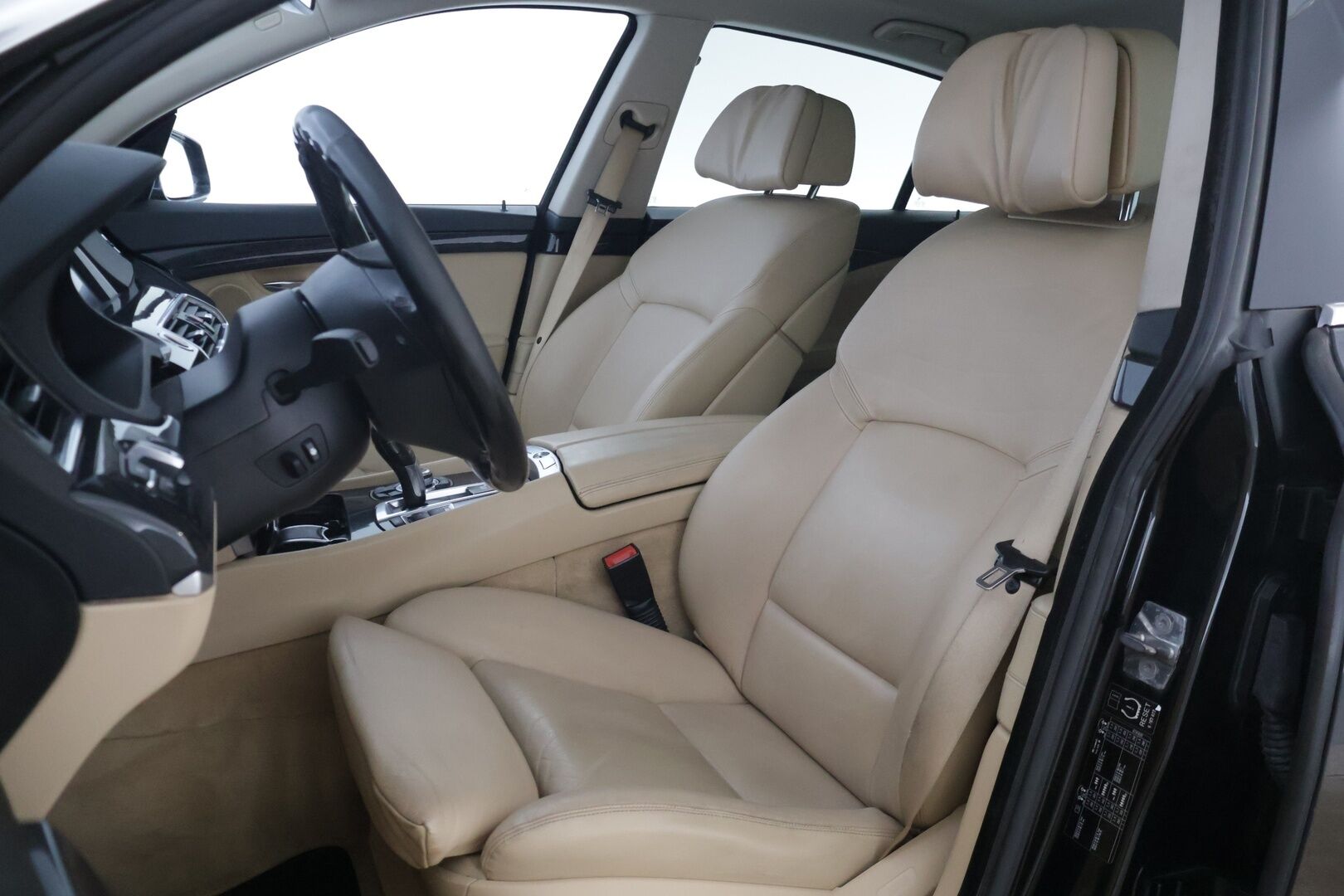BMW 530 Gran Turismo 2011 F07 3.0 - | Suomi-auto | Hifit | Prof.Navi | Comfort-istuimet | Adapt. alusta | Vetokoukku | Tutkat | Imuovet | Nelipyöräohjaus | Lohkolämmitin | Ratinlämmitin | Sähkökontti | 