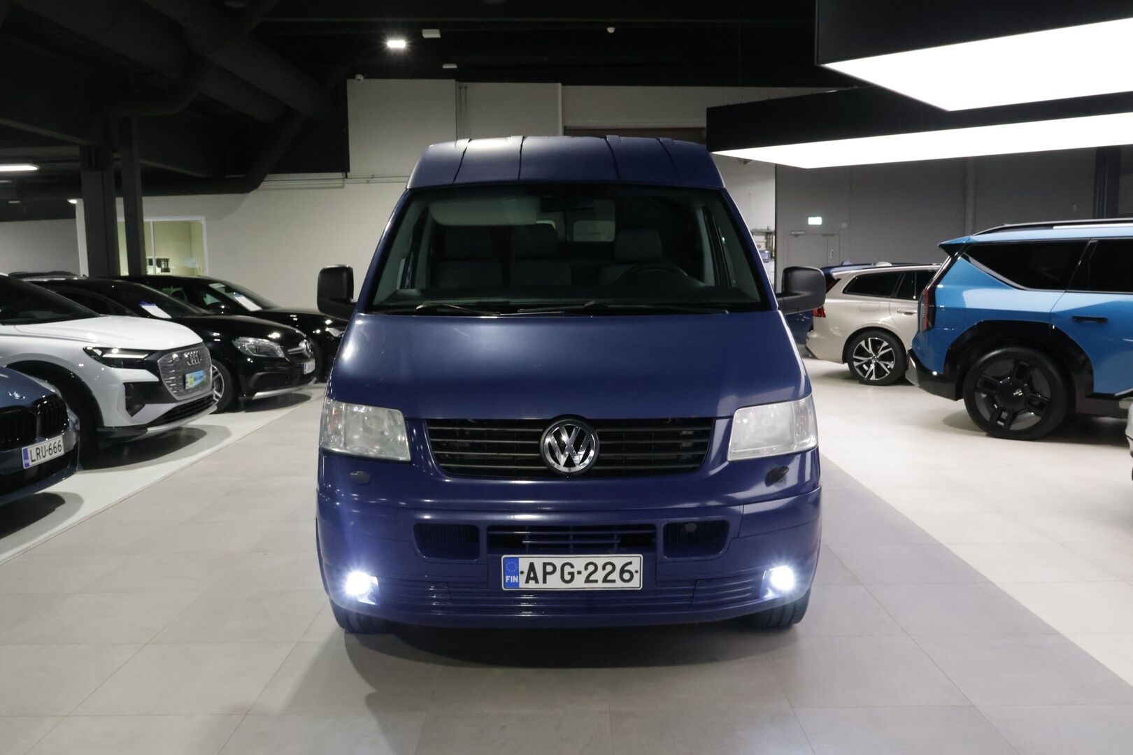 Volkswagen Transporter 2007 Kombi pa pitkä 2,5 TDI 96 kW aut, K+1 / Kohde myydään Huutokaupat.comissa! - | 2x Renkaat! | Läpijuostava! | Lohko! | Leimaa! |