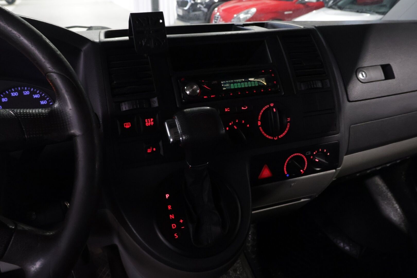Volkswagen Transporter 2007 Kombi pa pitkä 2,5 TDI 96 kW aut, K+1 / Kohde myydään Huutokaupat.comissa! - | 2x Renkaat! | Läpijuostava! | Lohko! | Leimaa! |