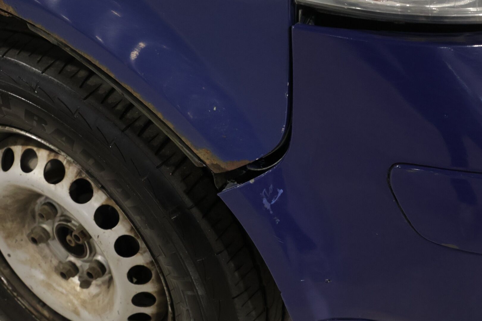 Volkswagen Transporter 2007 Kombi pa pitkä 2,5 TDI 96 kW aut, K+1 / Kohde myydään Huutokaupat.comissa! - | 2x Renkaat! | Läpijuostava! | Lohko! | Leimaa! |