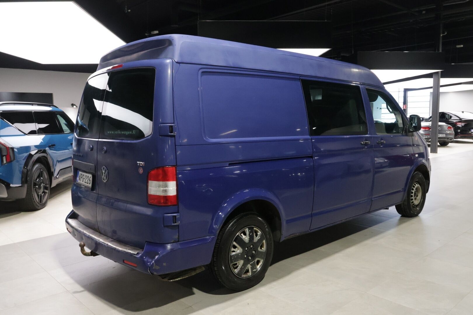 Volkswagen Transporter 2007 Kombi pa pitkä 2,5 TDI 96 kW aut, K+1 / Kohde myydään Huutokaupat.comissa! - | 2x Renkaat! | Läpijuostava! | Lohko! | Leimaa! |