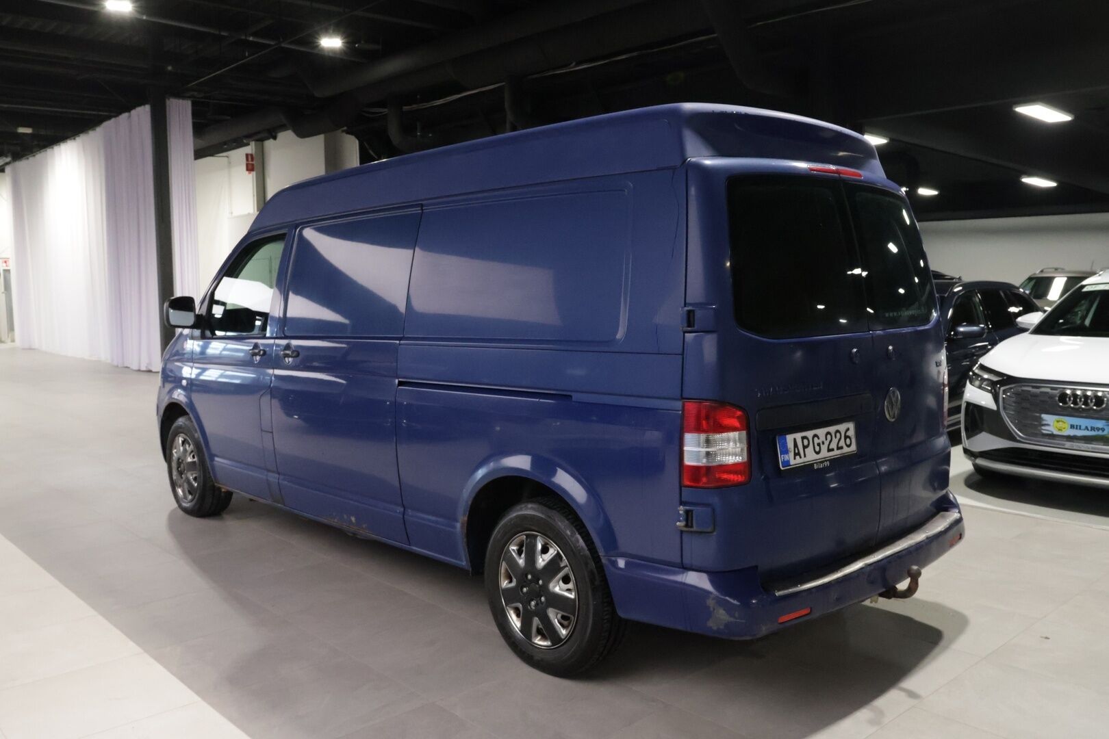 Volkswagen Transporter 2007 Kombi pa pitkä 2,5 TDI 96 kW aut, K+1 / Kohde myydään Huutokaupat.comissa! - | 2x Renkaat! | Läpijuostava! | Lohko! | Leimaa! |