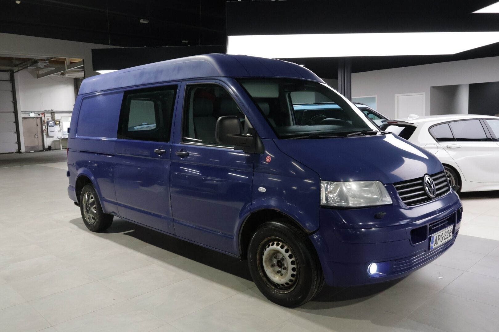 Volkswagen Transporter 2007 Kombi pa pitkä 2,5 TDI 96 kW aut, K+1 / Kohde myydään Huutokaupat.comissa! - | 2x Renkaat! | Läpijuostava! | Lohko! | Leimaa! |