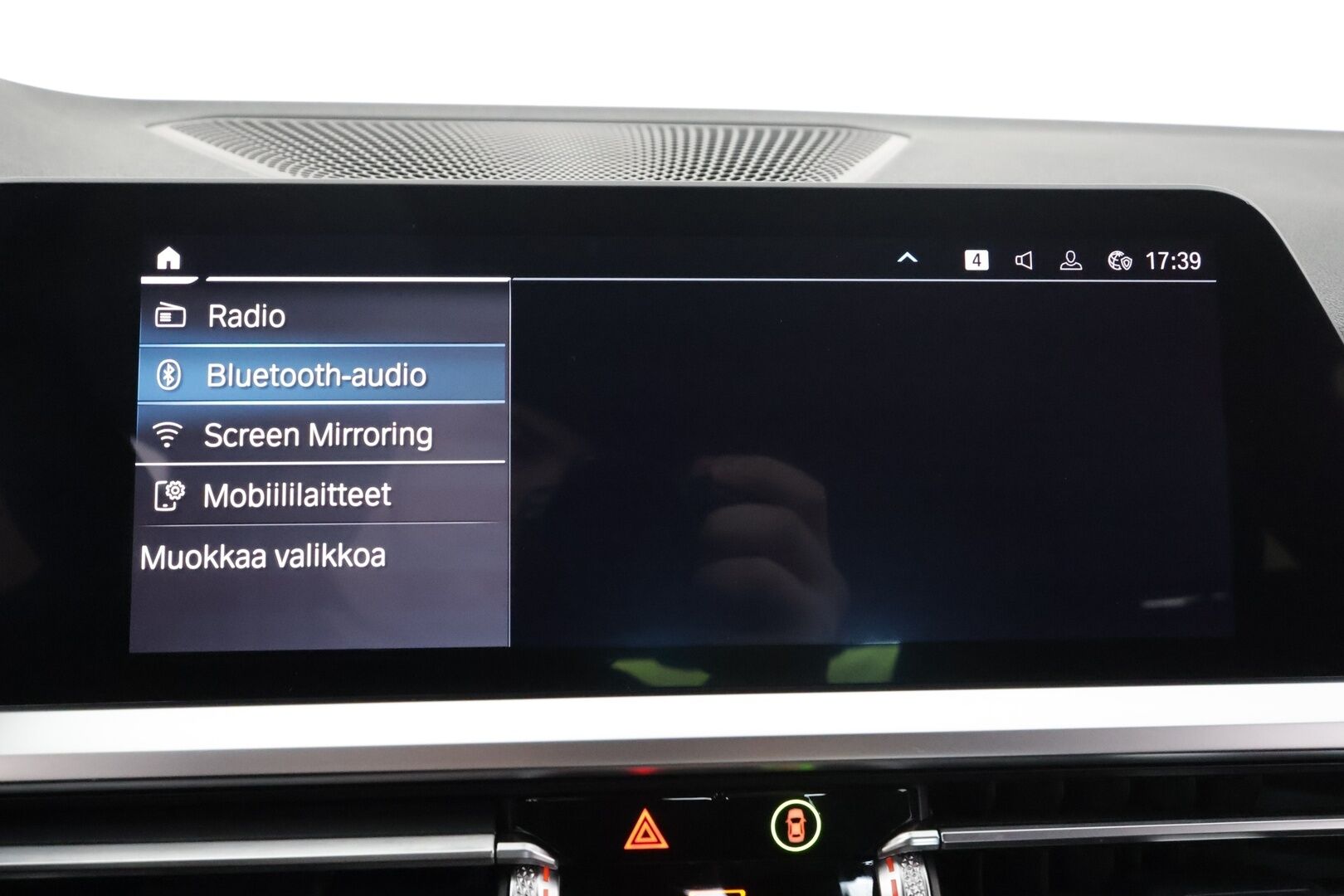 BMW 330 2021 G20 Sedan 330e A Charged Edition M Sport * Hifi / Koukku / Vakkari / P.tutkat / Sporttipenkit / Adaptiivinen alusta * - 1.Om Suomi-auto / Kahdet renkaat aluvanteilla / Hyvät varusteet