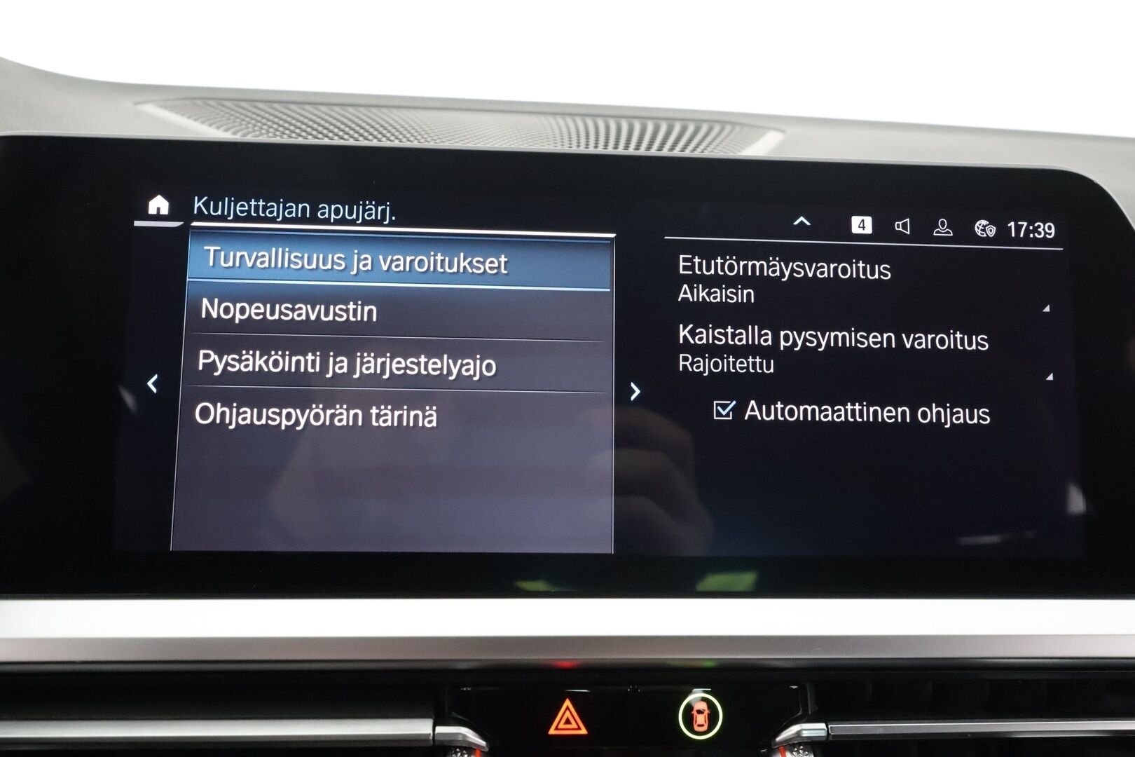 BMW 330 2021 G20 Sedan 330e A Charged Edition M Sport * Hifi / Koukku / Vakkari / P.tutkat / Sporttipenkit / Adaptiivinen alusta * - 1.Om Suomi-auto / Kahdet renkaat aluvanteilla / Hyvät varusteet