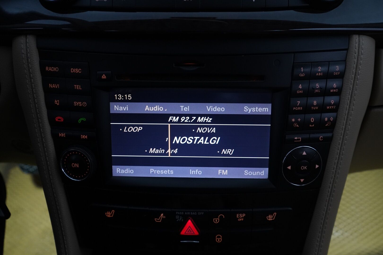 Mercedes-Benz CLS 2007 350 CGI *Myydään huutokaupat.com sivulla* - Lohkolämmitin / Peruutuskamera / Bluetooth / Vakionopeudensäädin /  Muistipenkki / Navi / Nahkasisusta / Suomi-auto 