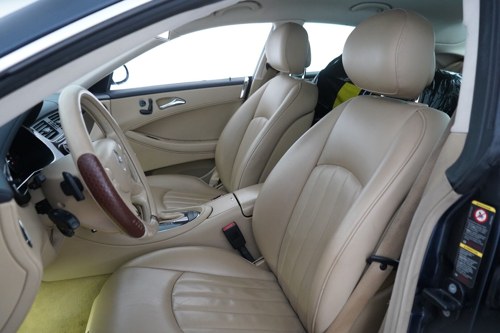 Mercedes-Benz CLS 2007 350 CGI *Myydään huutokaupat.com sivulla* - Lohkolämmitin / Peruutuskamera / Bluetooth / Vakionopeudensäädin /  Muistipenkki / Navi / Nahkasisusta / Suomi-auto 