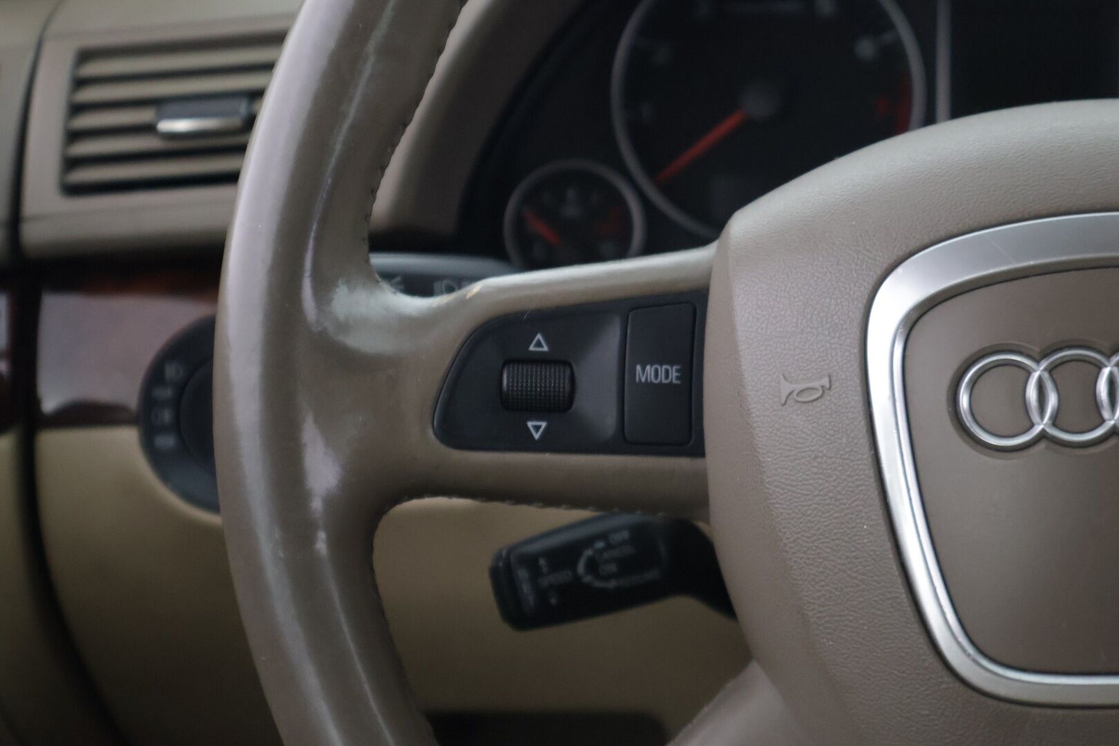 Audi A4 2005 B7 SEDAN 1.8T A 120kw *YritysOutlet - Myydään vain yrityksille* - *Pitkä leima / Juuri huollettu merkkiliikkeessä / Kahdet renkaat aluvanteilla * - Osta nyt, maksa vasta ensi vuonna