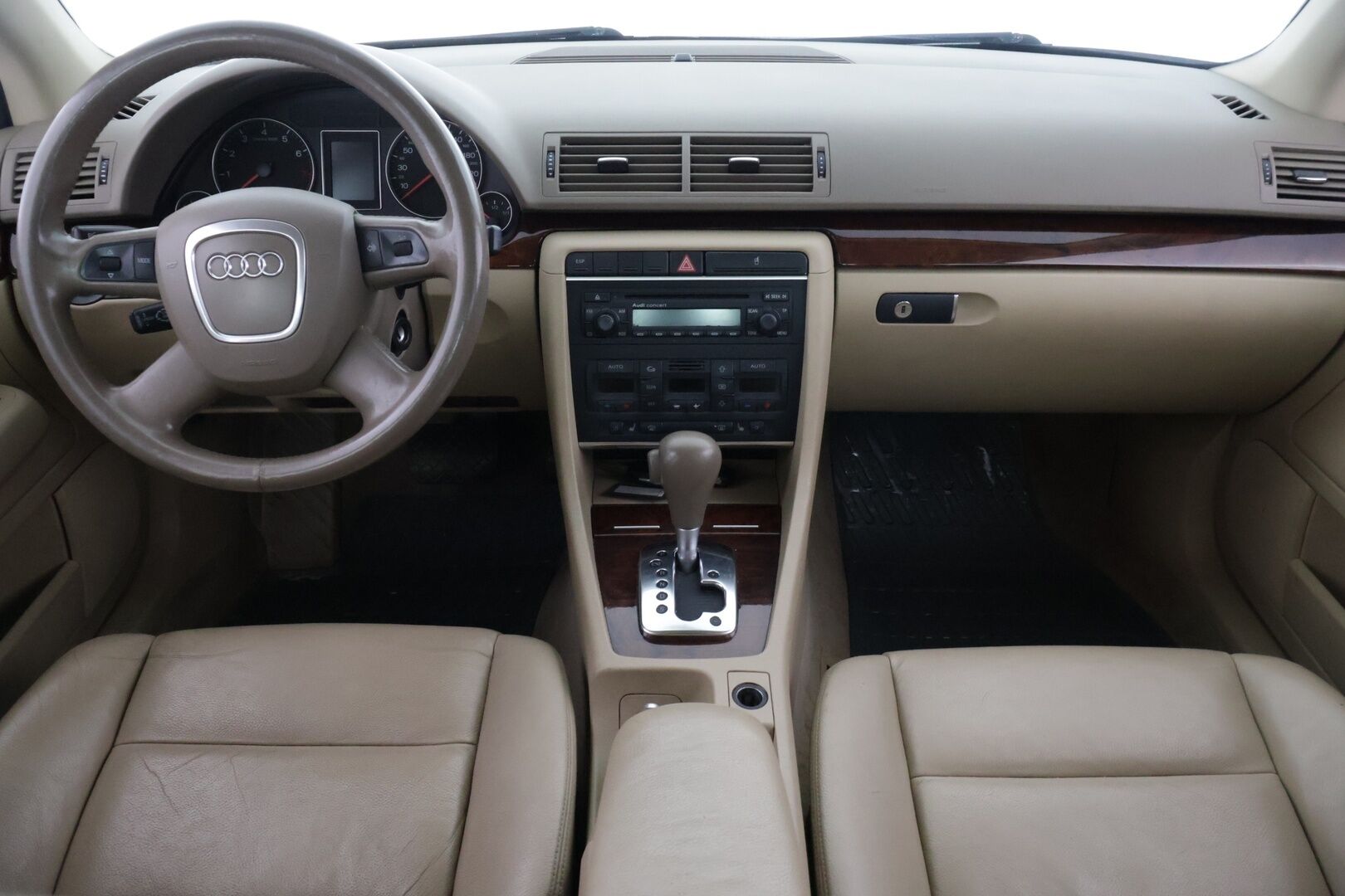 Audi A4 2005 B7 SEDAN 1.8T A 120kw *YritysOutlet - Myydään vain yrityksille* - *Pitkä leima / Juuri huollettu merkkiliikkeessä / Kahdet renkaat aluvanteilla * - Osta nyt, maksa vasta ensi vuonna