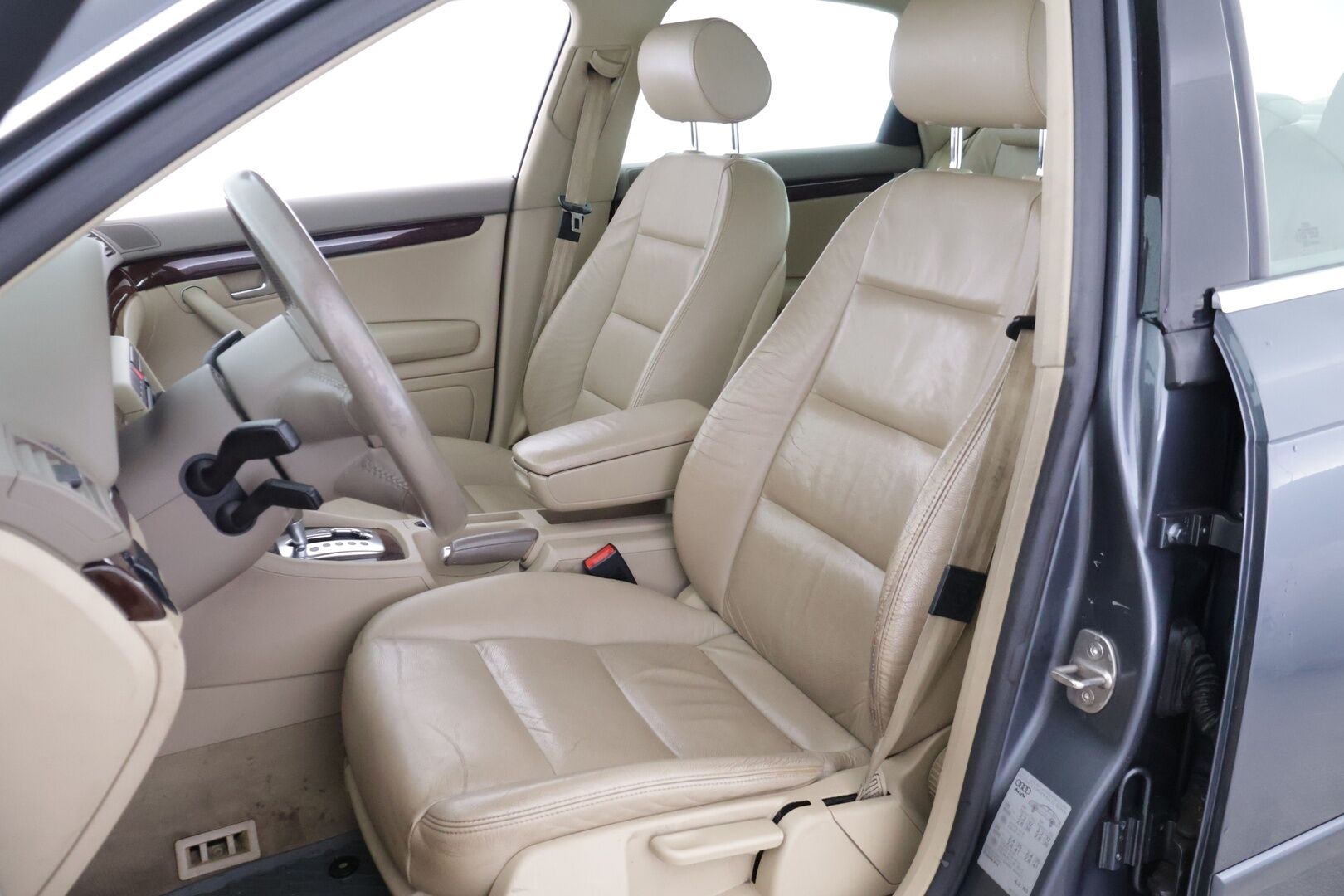 Audi A4 2005 B7 SEDAN 1.8T A 120kw *YritysOutlet - Myydään vain yrityksille* - *Pitkä leima / Juuri huollettu merkkiliikkeessä / Kahdet renkaat aluvanteilla * - Osta nyt, maksa vasta ensi vuonna