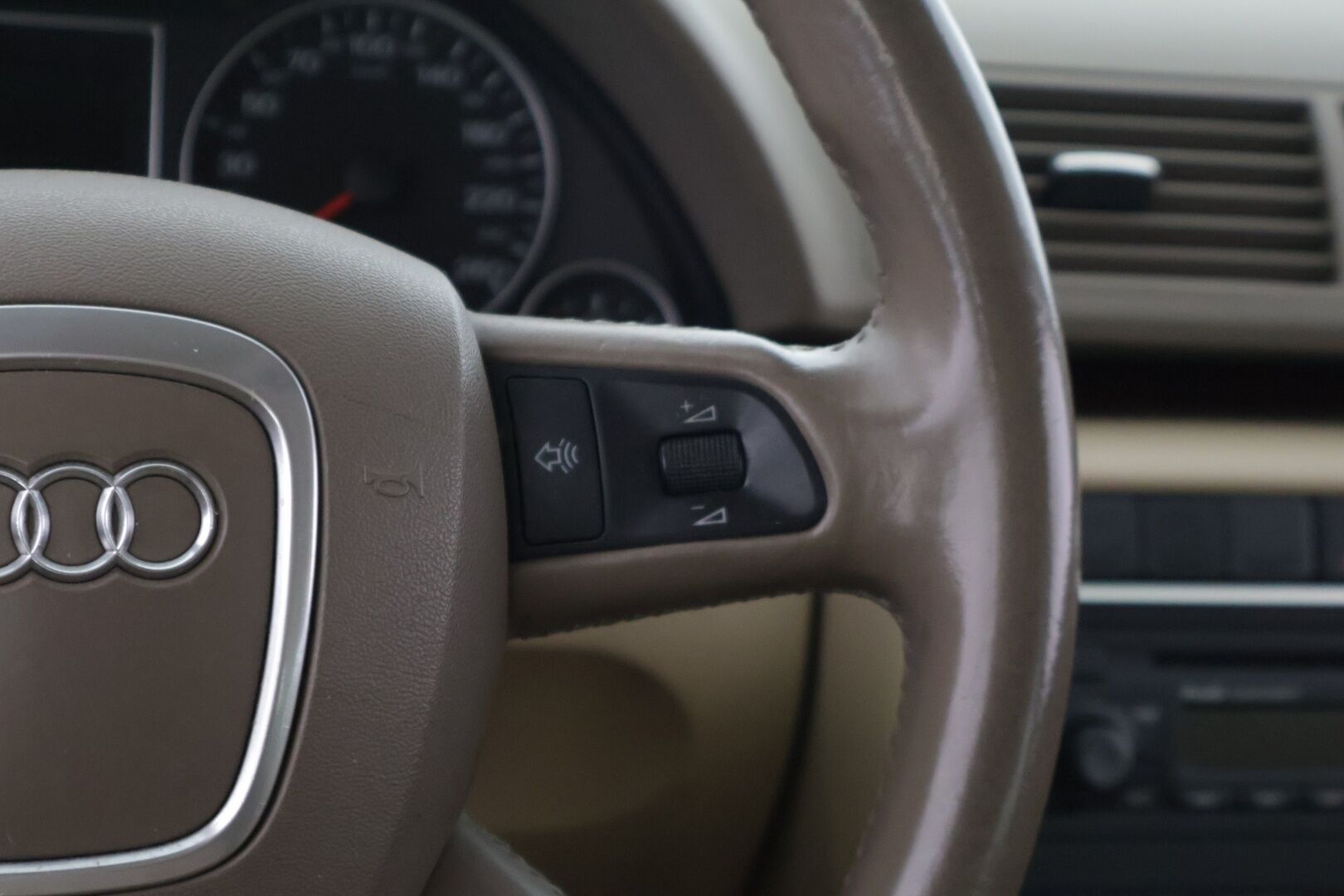 Audi A4 2005 B7 SEDAN 1.8T A 120kw *YritysOutlet - Myydään vain yrityksille* - *Pitkä leima / Juuri huollettu merkkiliikkeessä / Kahdet renkaat aluvanteilla * - Osta nyt, maksa vasta ensi vuonna