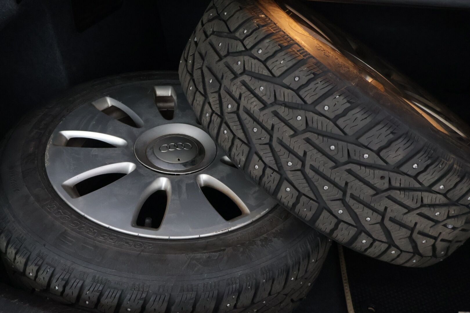 Audi A4 2005 B7 SEDAN 1.8T A 120kw *YritysOutlet - Myydään vain yrityksille* - *Pitkä leima / Juuri huollettu merkkiliikkeessä / Kahdet renkaat aluvanteilla * - Osta nyt, maksa vasta ensi vuonna