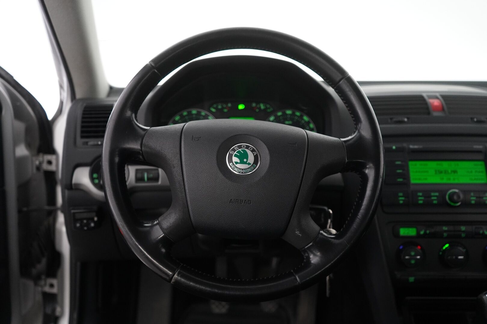 Skoda Octavia 2006 1.9 TDI Elegance *Myydään huutokaupat.com sivulla* - Vakkari / Lohko / Suomi-auto / Ilmasointi 