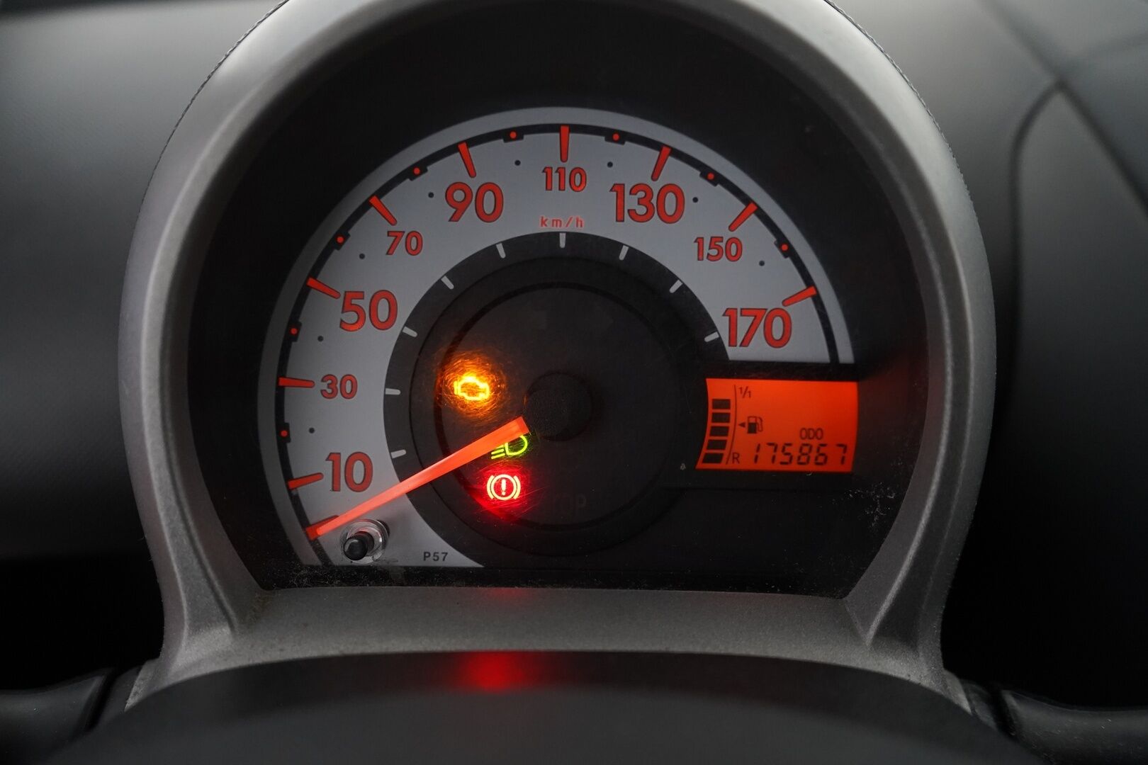 Citroen C1 2009 1,0i Economique 3ov YritysOutlet - Myydään vain yrityksille - Suomi-auto / Kahdet renkaat / Huoltokirja / Siisti! 