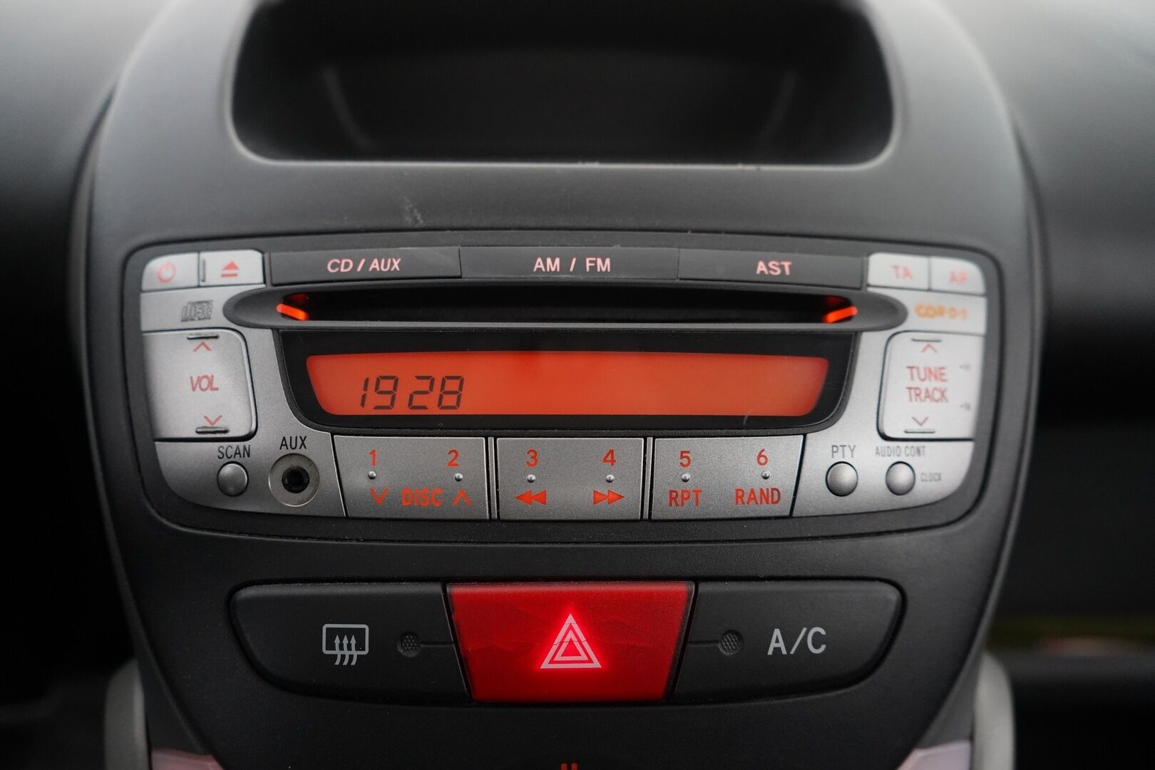 Citroen C1 2009 1,0i Economique 3ov YritysOutlet - Myydään vain yrityksille - Suomi-auto / Kahdet renkaat / Huoltokirja / Siisti! 