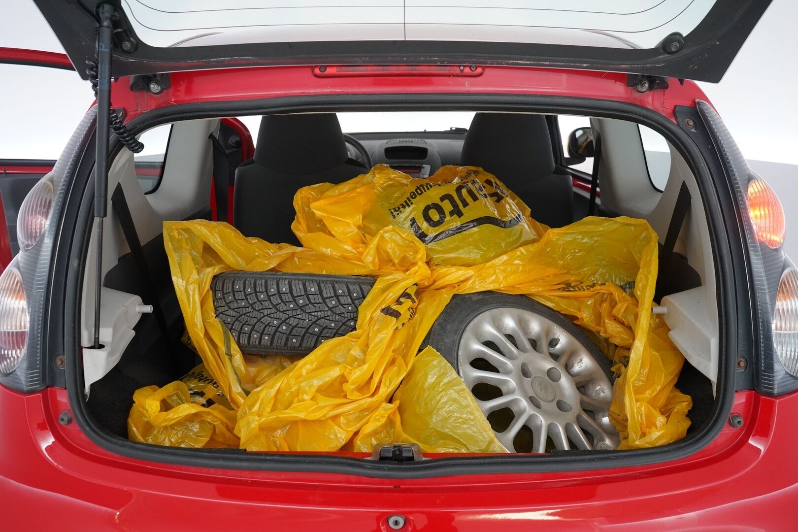 Citroen C1 2009 1,0i Economique 3ov YritysOutlet - Myydään vain yrityksille - Suomi-auto / Kahdet renkaat / Huoltokirja / Siisti! 