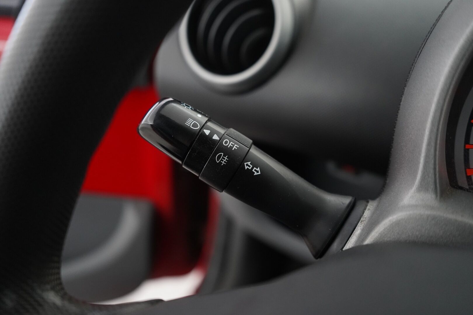 Citroen C1 2009 1,0i Economique 3ov YritysOutlet - Myydään vain yrityksille - Suomi-auto / Kahdet renkaat / Huoltokirja / Siisti! 
