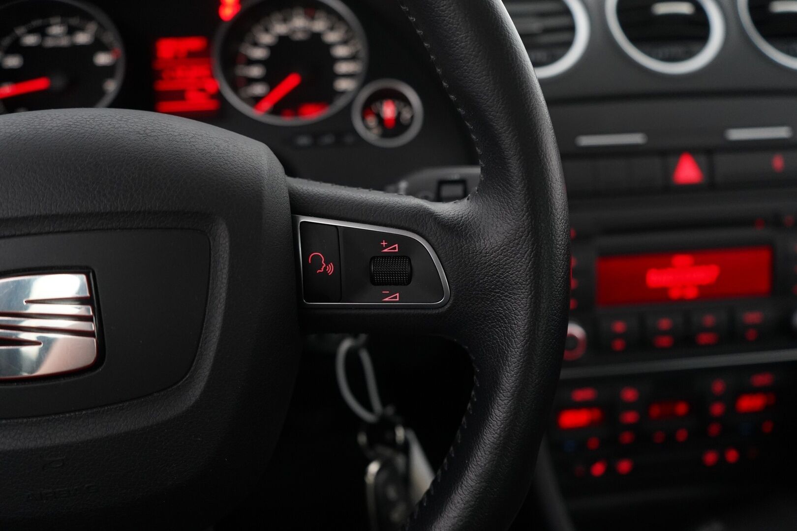 Seat Exeo 2009 2,0 TSI Style *Ilmastointi / Vakkari / Lohko* - Juuri katsastettu & Huollettu / Tehokkaammalla moottorilla / Siisti / Suomi-auto