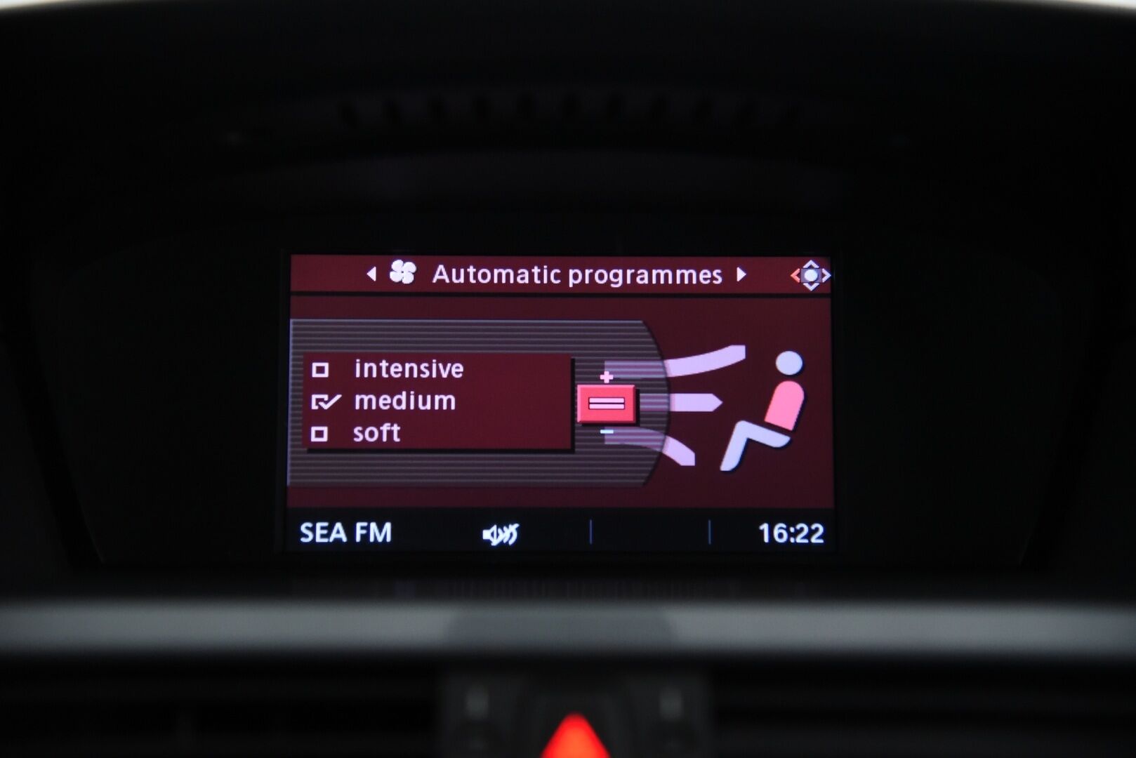 BMW 520 2010 E60 Sedan Business / Tämä auto myydään YritysOutlet -valikoimasta vain yritykselle - Lohkolämmitin+Sisäpuhallin / Bixenon / Tutkat / 2x alumiinivanteet