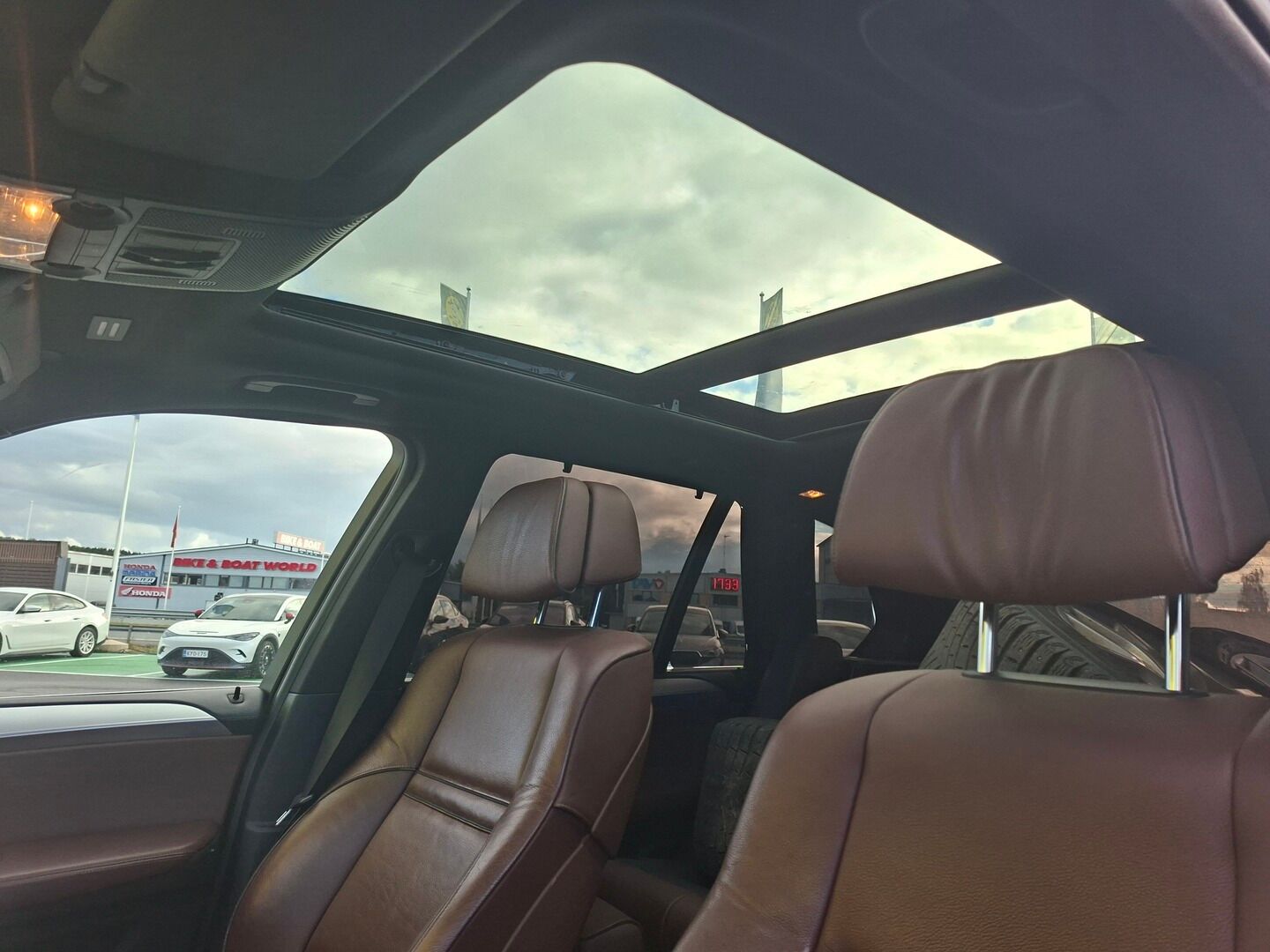 BMW X5 2009 A E70 SAV - YritysOutlet - Myydään vain yrityksille - – Tämä auto myydään YritysOutlet -valikoimasta vain yritykselle
